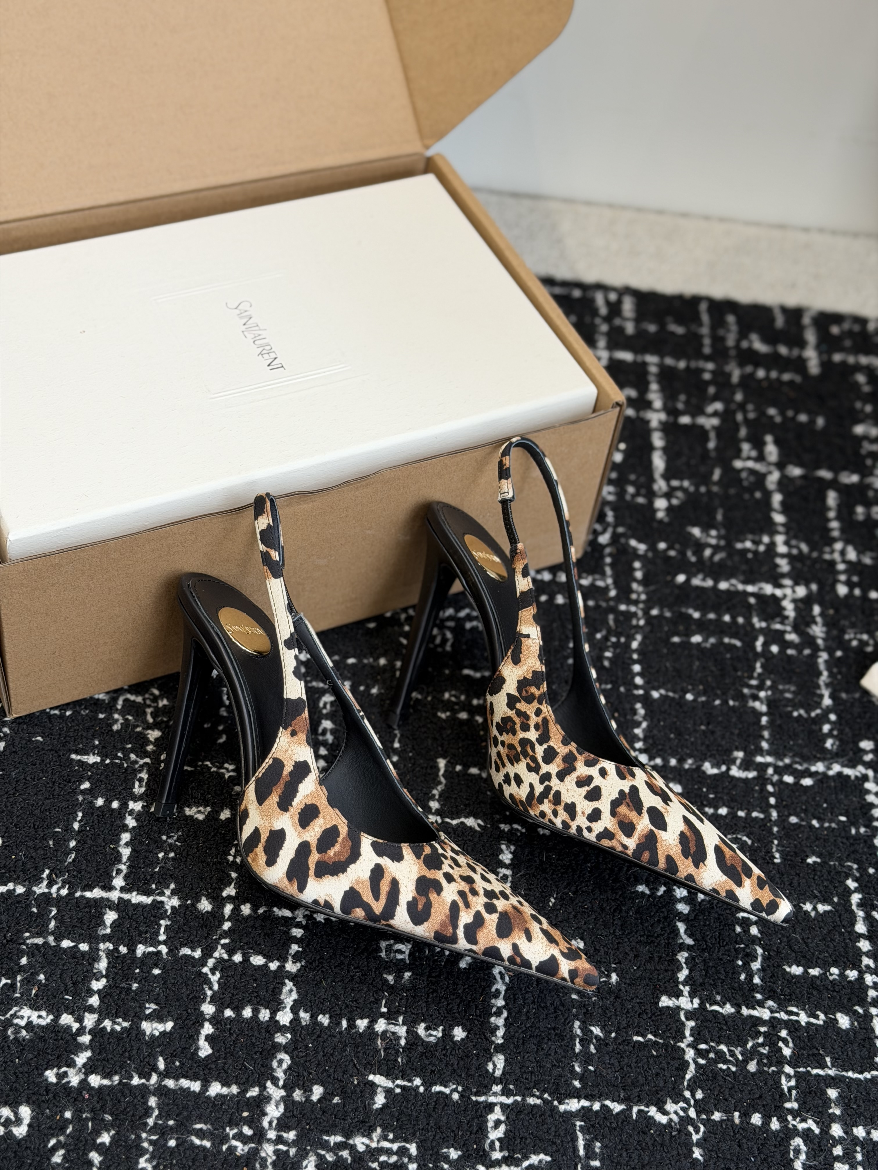 Saint Laurent Shoes Saint Laurent Pointed Toe Stiletto Heel Back Sandals #390744 View 2 | Nigo Office