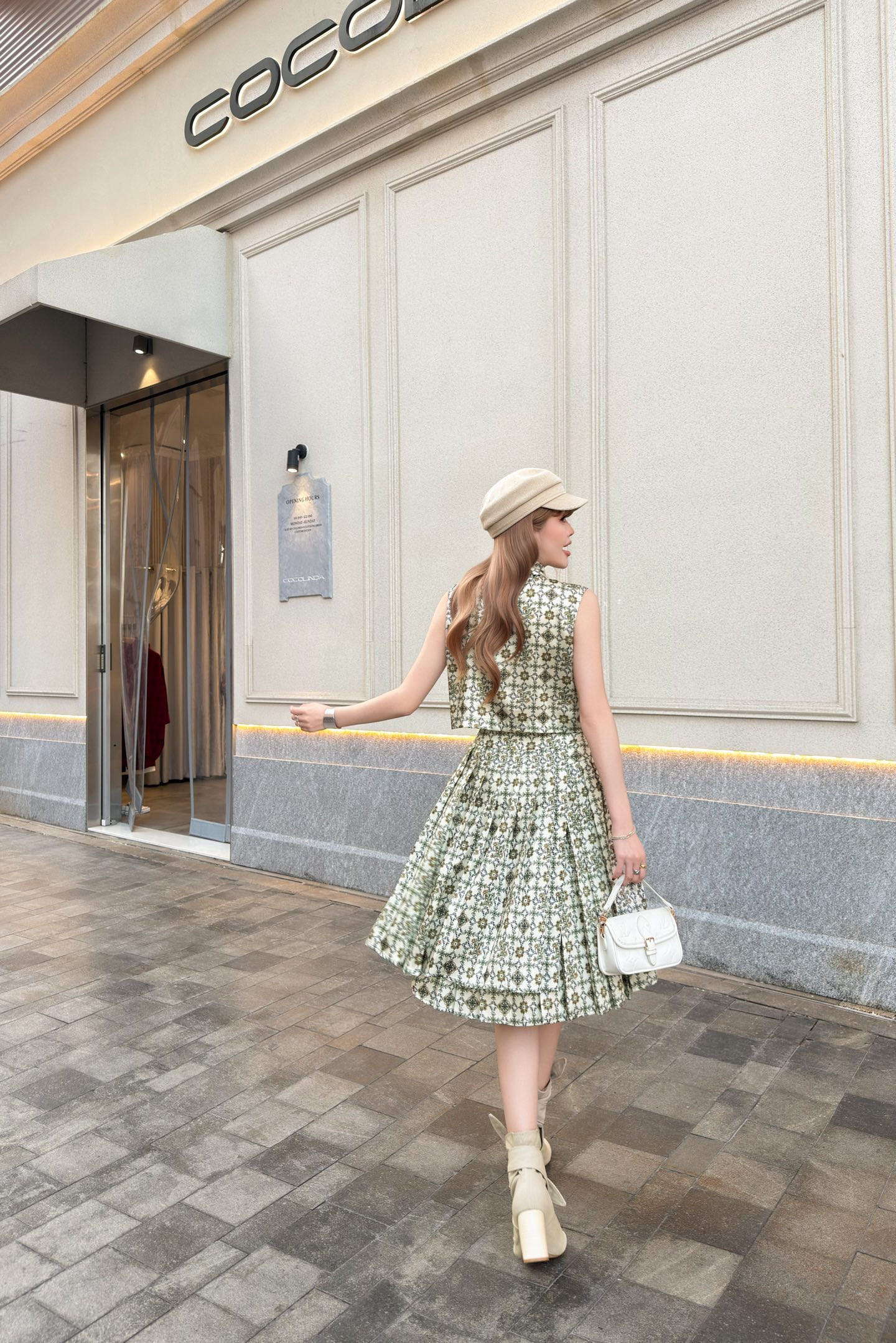 [TOP] Louis Vuitton LV Lavallière Blouse + Monogram Pleat Skirt