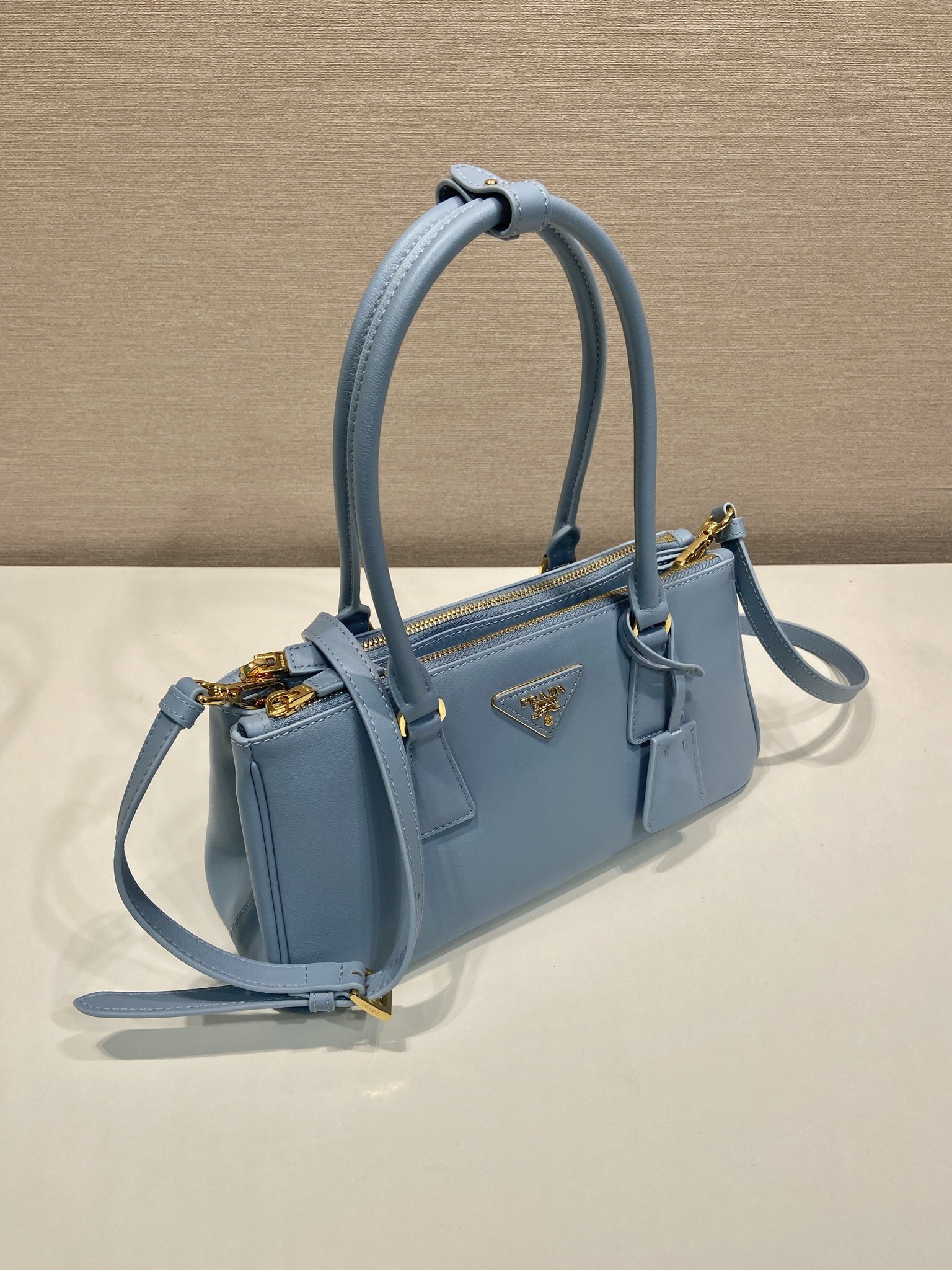 [TOP] PRADA Galleria Bag Calfskin 28x14x10.5cm - Blue & GHW