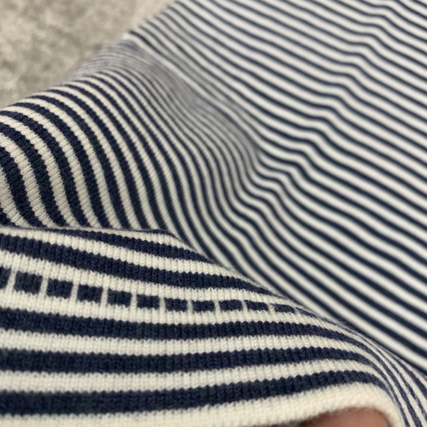 [TOP] PRADA  Knitted  T-shirt - Stripe