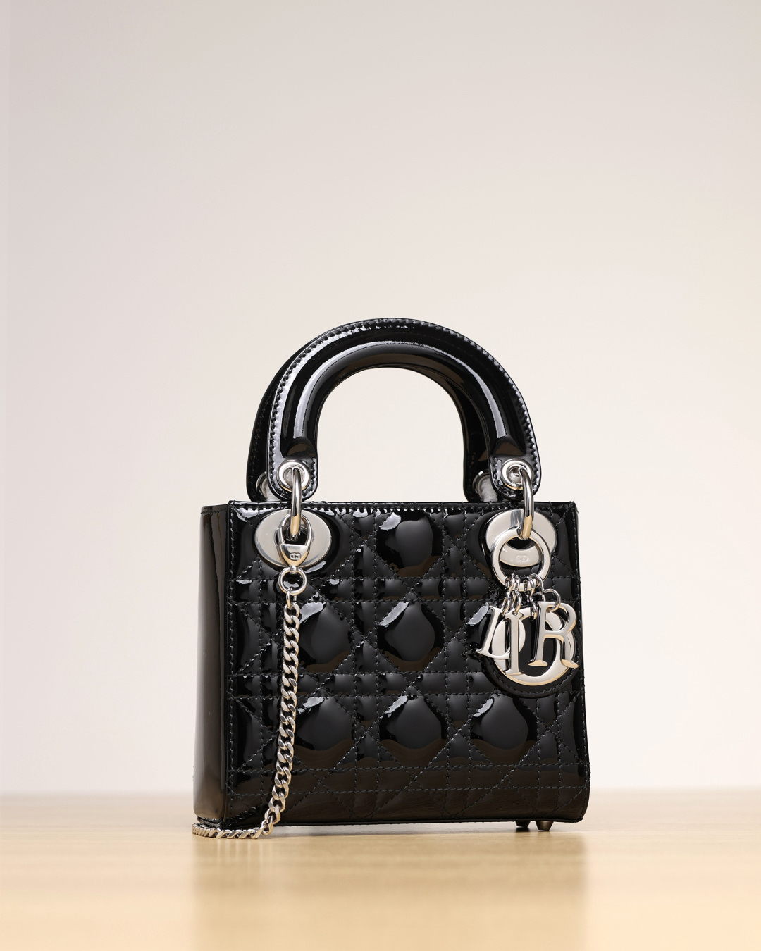 [TOP] Christian Dior Lady Dior Bag Calfskin Patent 17x15x7cm - Black