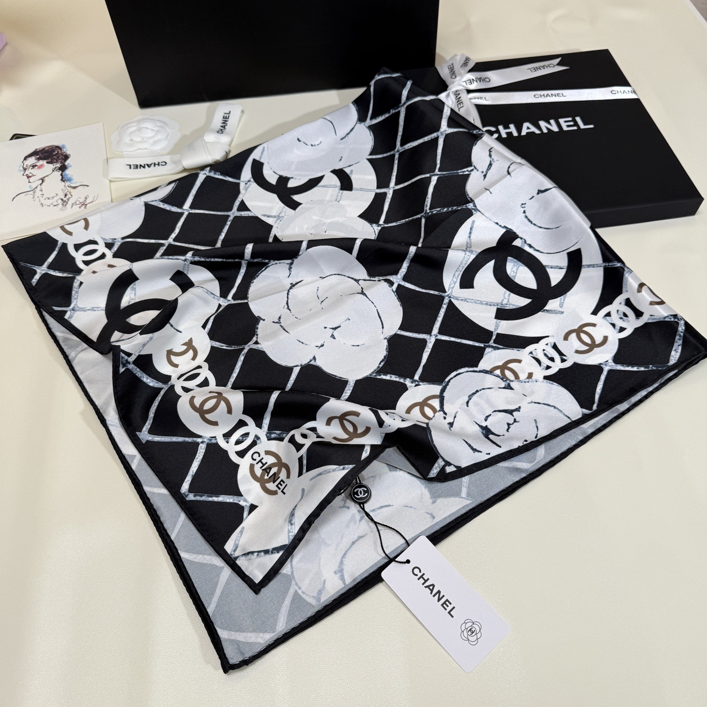 [TOP] Chanel Silk Scarf 90x90cm - Black - 711 Luxury