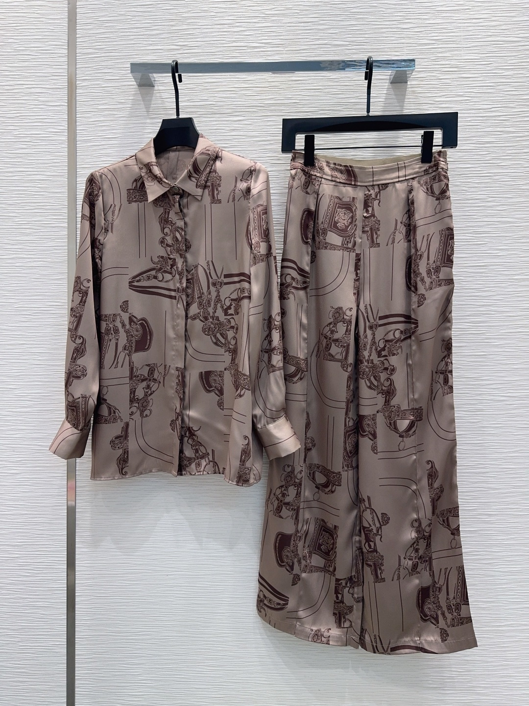 [TOP] HERMES Suit - Brown