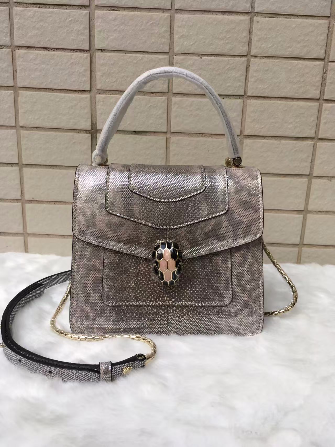 [TOP] BVLGARI Water Snake Skin Snake Head Bag 18 cm - 711 Luxury