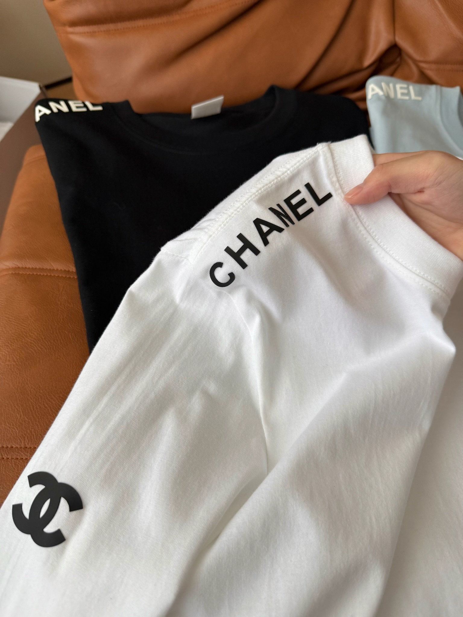 [TOP] CHANEL Long-Sleeve T-Shirt - 3 Color