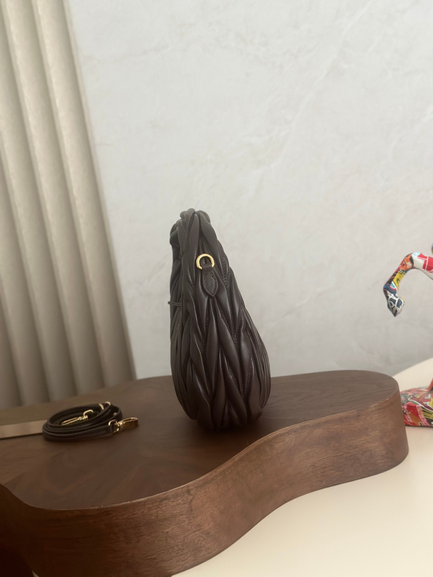 [TOP] Miu Miu MiuWander Bag Lambskin 20x17x6cm - Chocolate - 711 Luxury