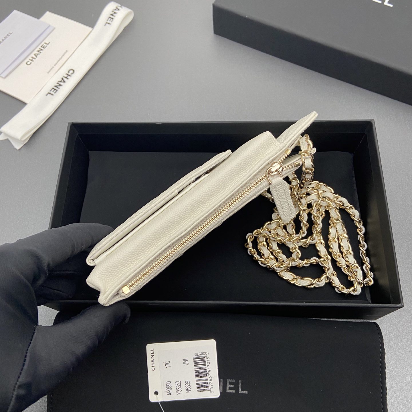 [TOP] CHANEL Phone Bag 18.5-9-3cm - White