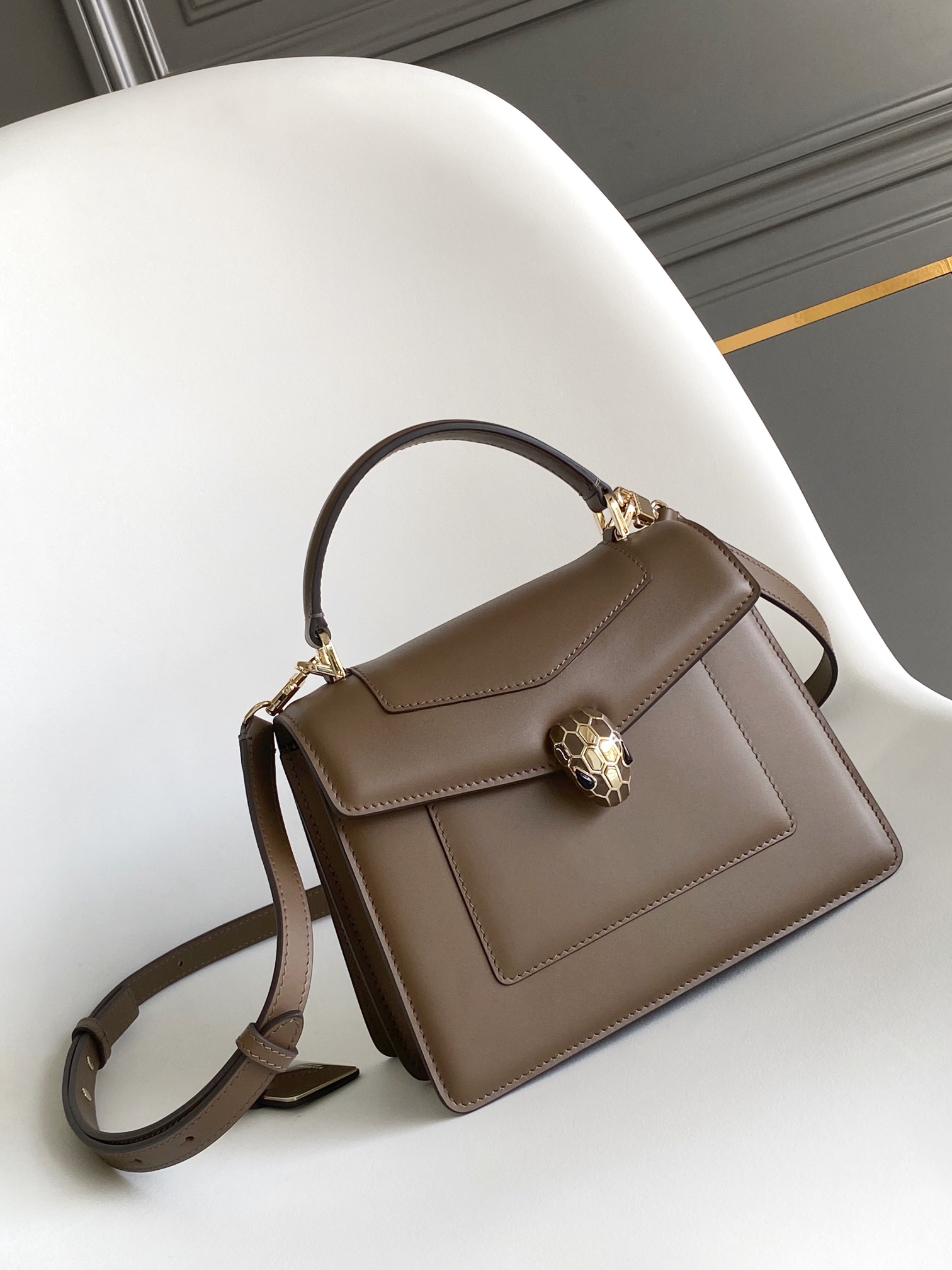 [TOP] BVLGARI Serpenti Forever Bag Calfskin 20.5x15x9cm - Brown - 711 Luxury