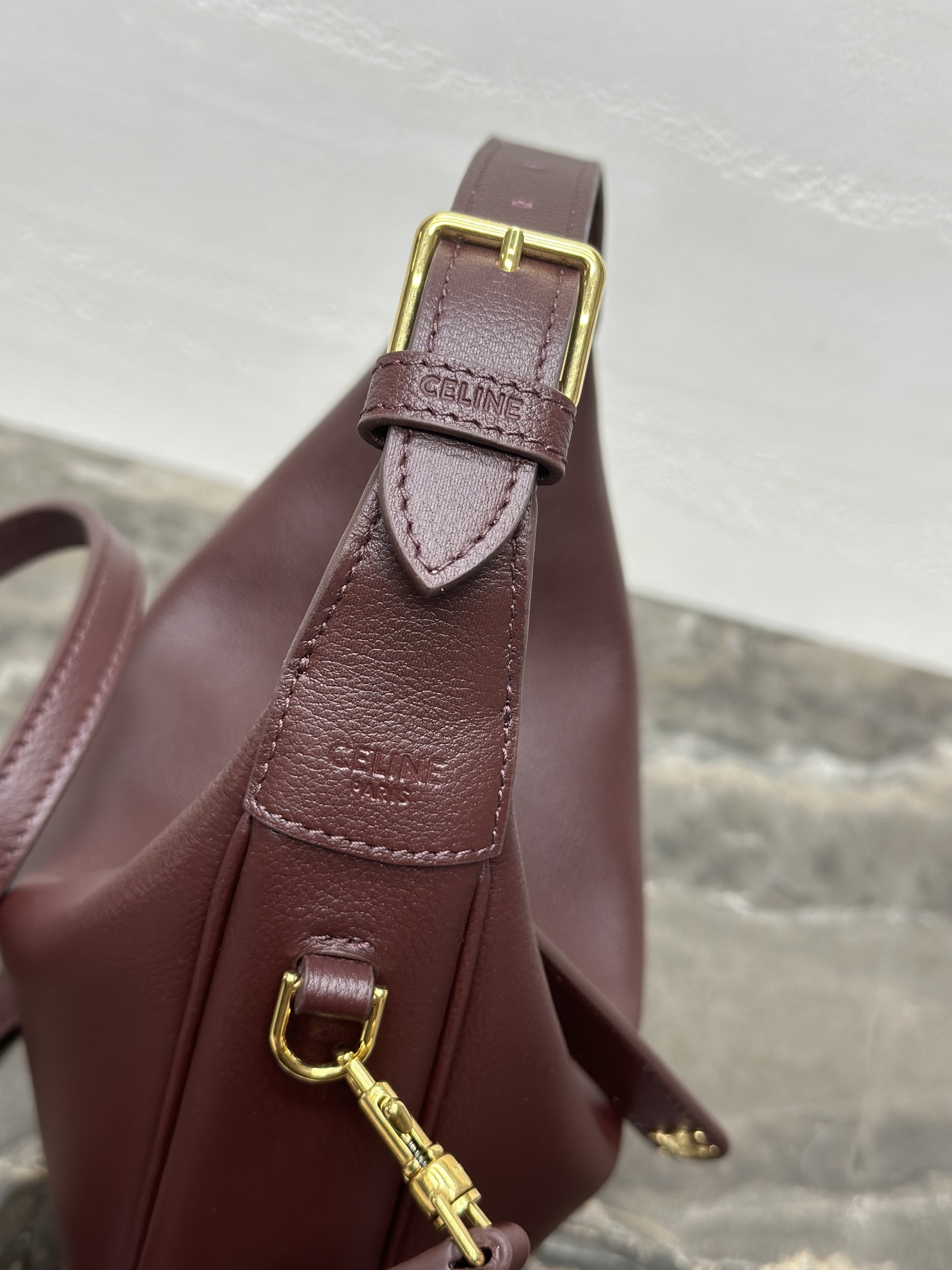 [TOP] CELINE Teen Lulu Bag Calfskin 21x24x5cm - Dark Red