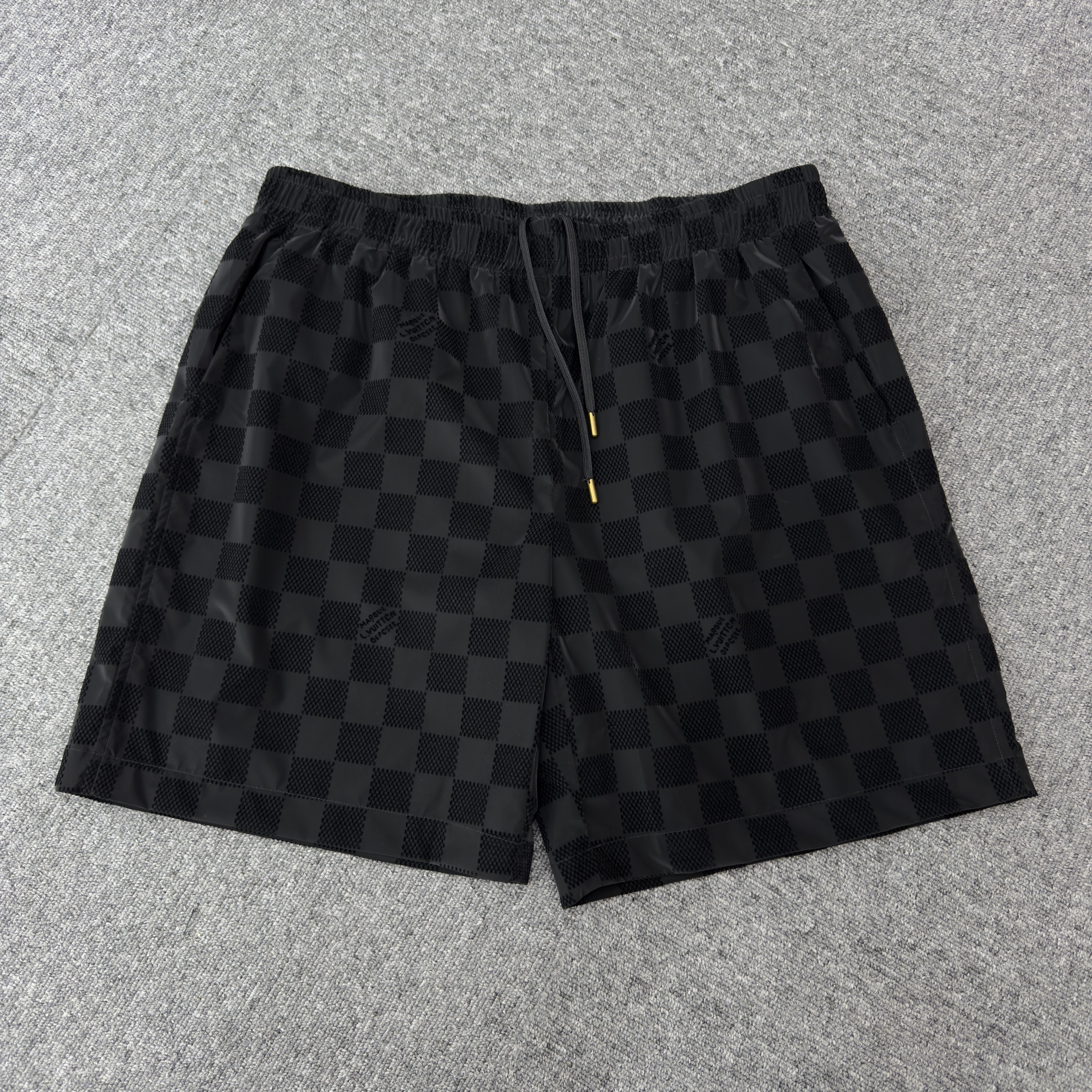 Louis Vuitton Checkerboard Dark Pattern Shorts #379850