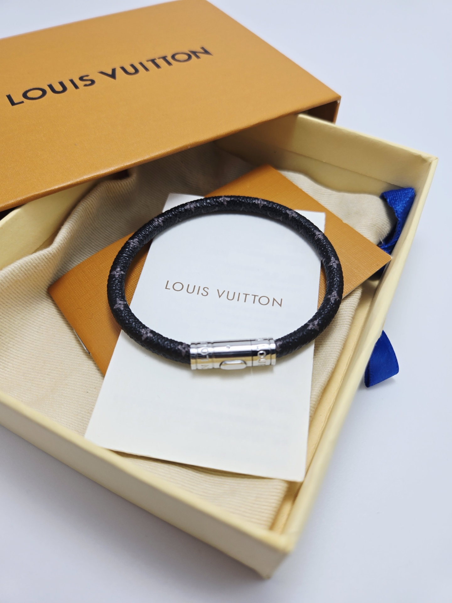 LV Circle Black Floral Bracelet