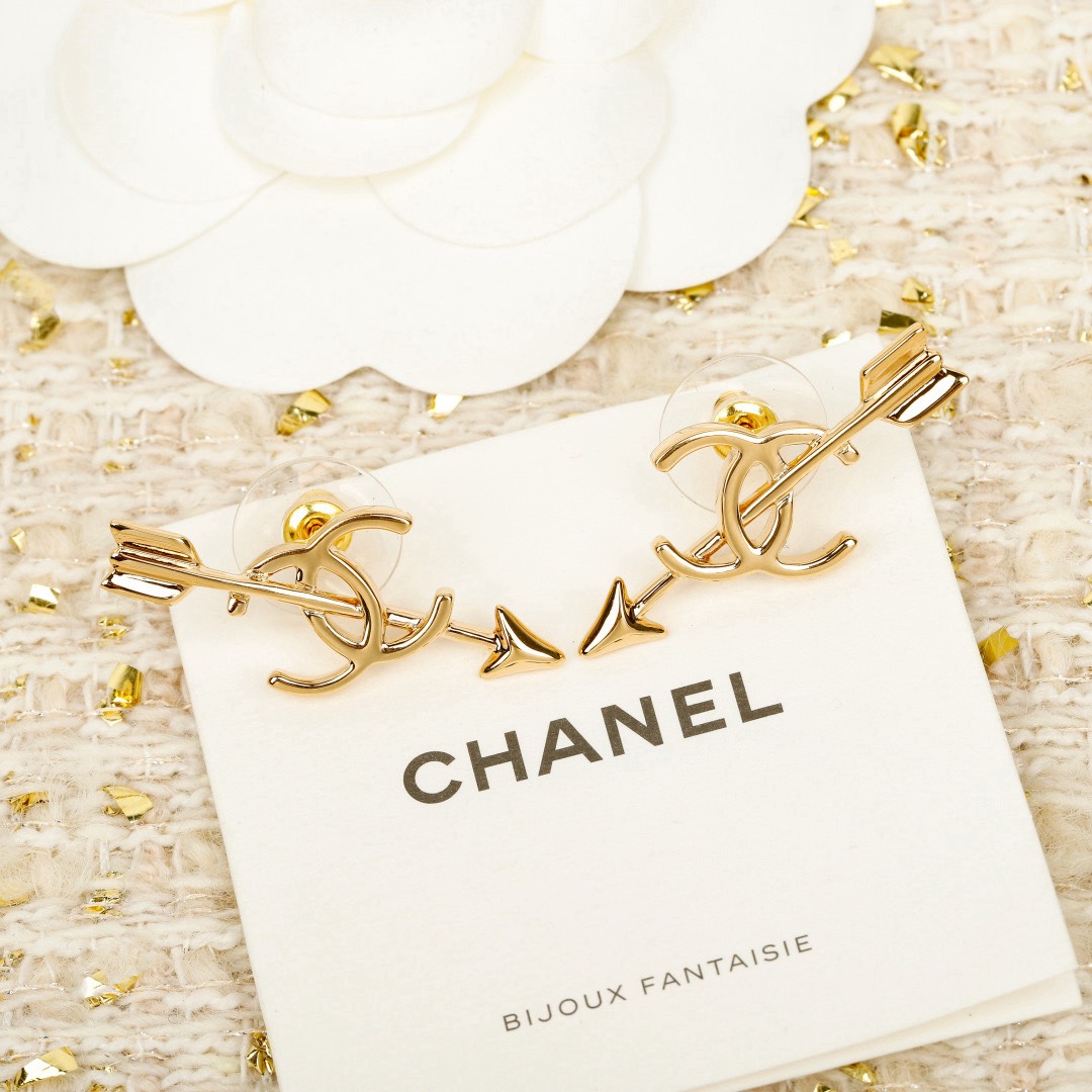 [TOP] CHANEL Earrings - Gold