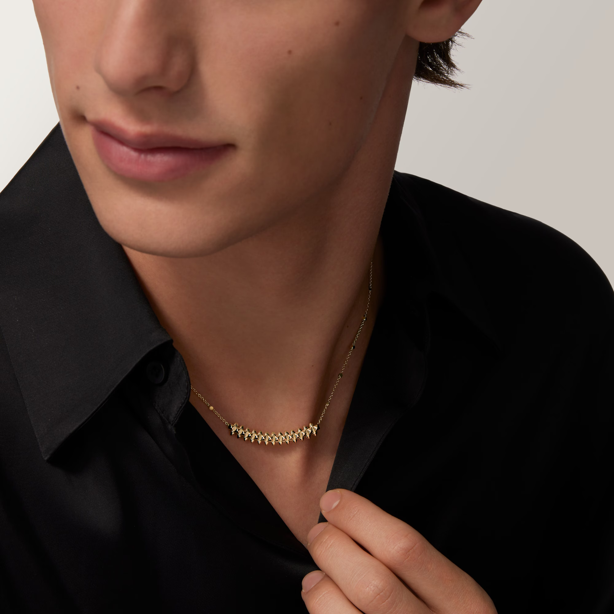 Carty Bullet Necklace, Yellow Gold, Geometric Mesh