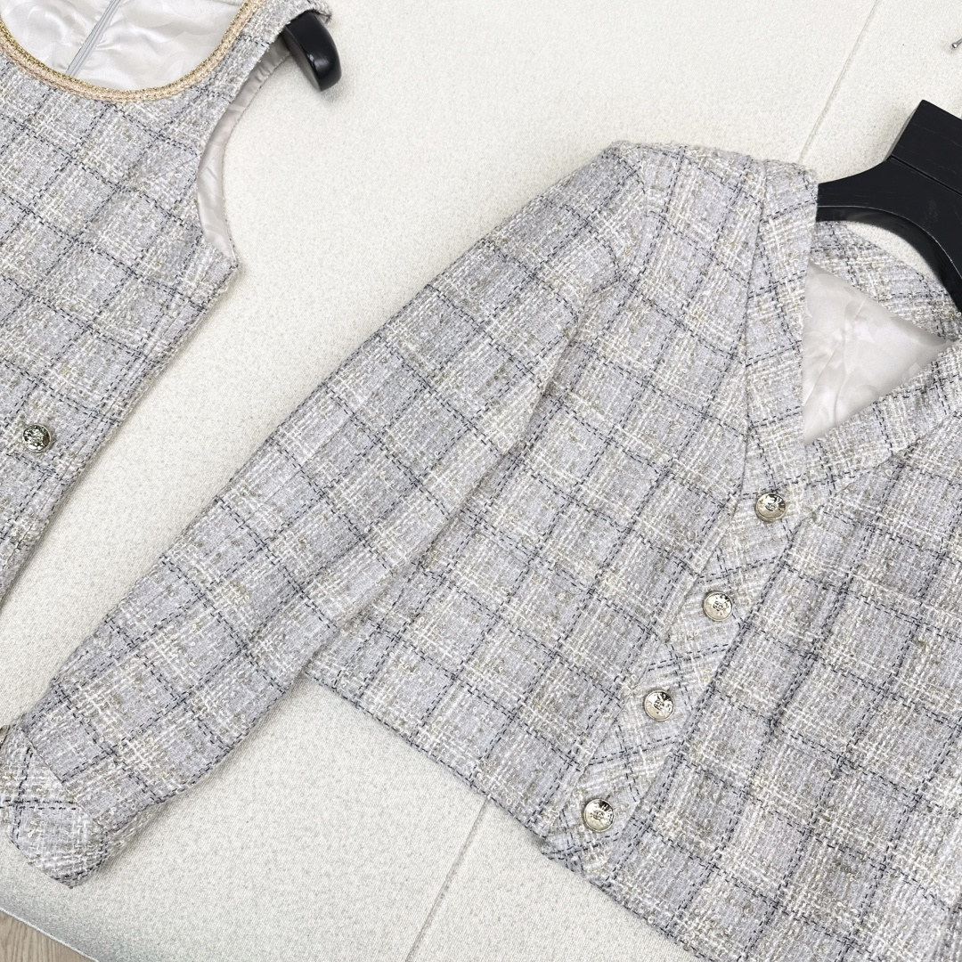 [TOP] CHANEL  Short Woven Jacket - Grey