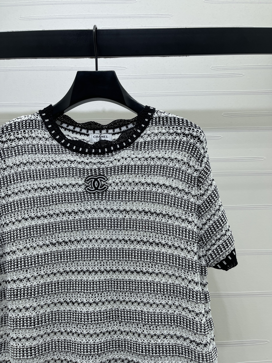 [TOP] CHANEL Knit Top - White and Black - 711 Luxury