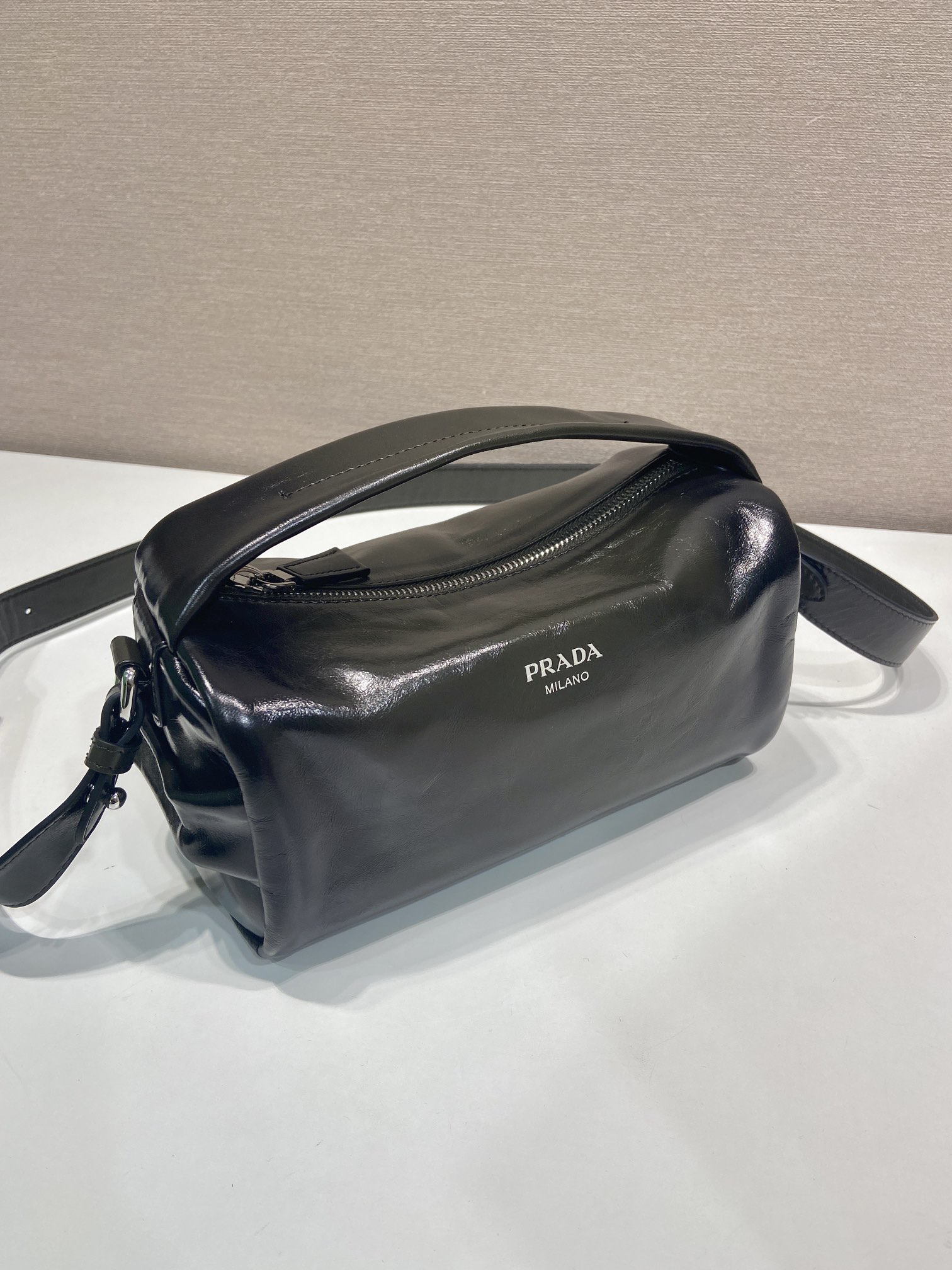 [TOP] PRADA Boston Bag Wax Leather 24x11x11cm - Black & SHW - 711 Luxury