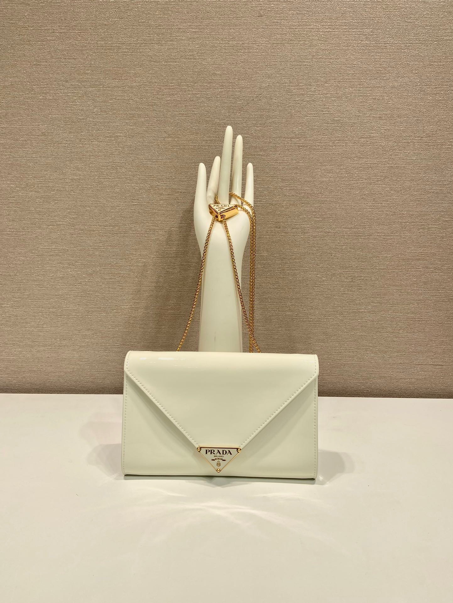 [TOP] PRADA Leather-covered Envelope  Bag  20x11.5cm - Beige - 711 Luxury