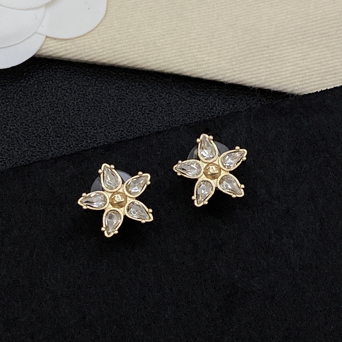 [TOP] CHANEL Earrings - Gold - 711 Luxury