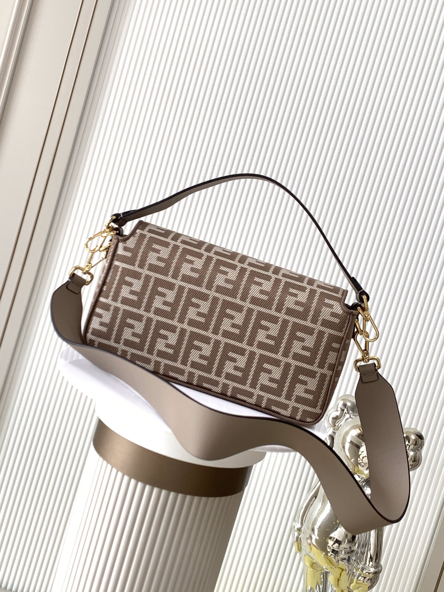 [TOP] FENDI Baguette Bag 27x6x15cm - Gray - 711 Luxury
