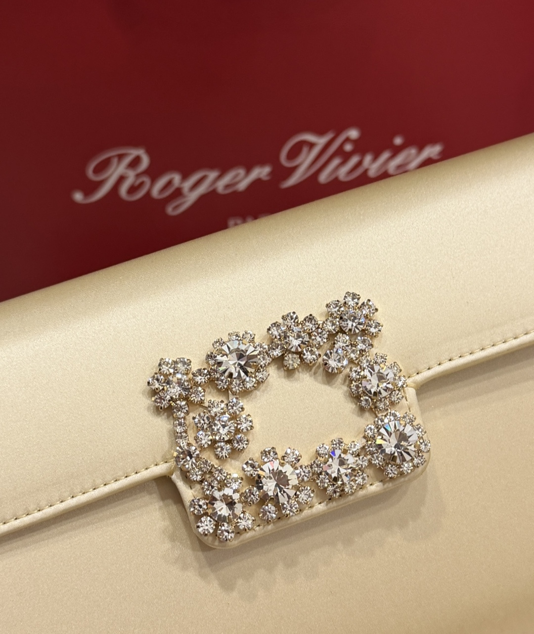 [TOP] ROGER VIVIER Diamond Bag 24-13-3 CM - Apricot - 711 Luxury