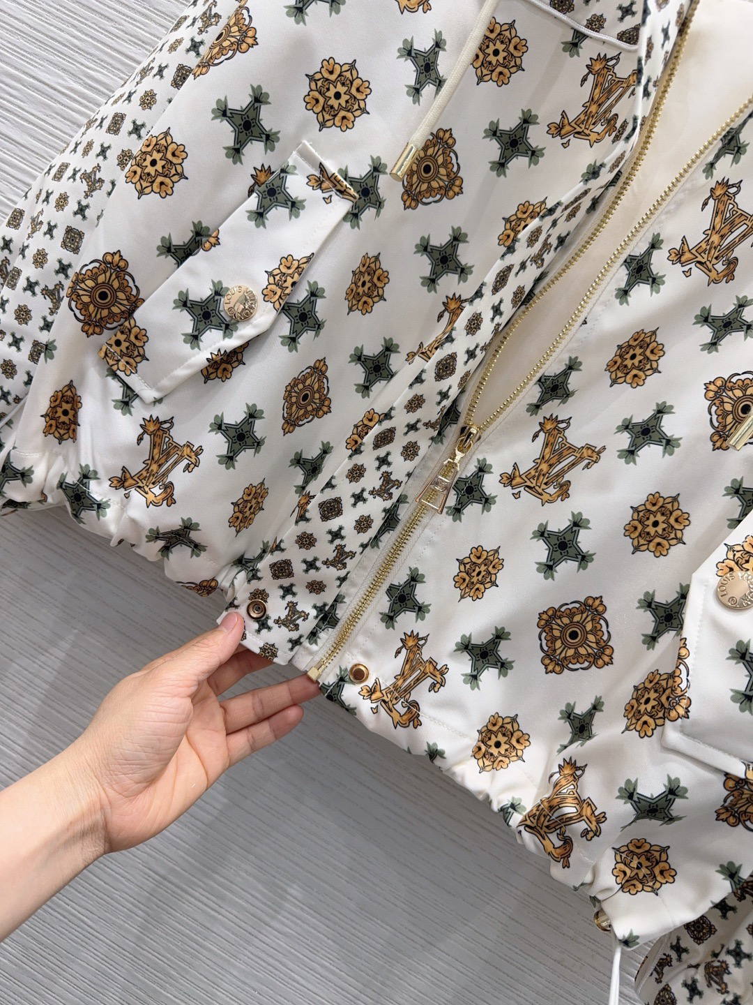 [TOP] Louis Vuitton LV Jacket - Beige