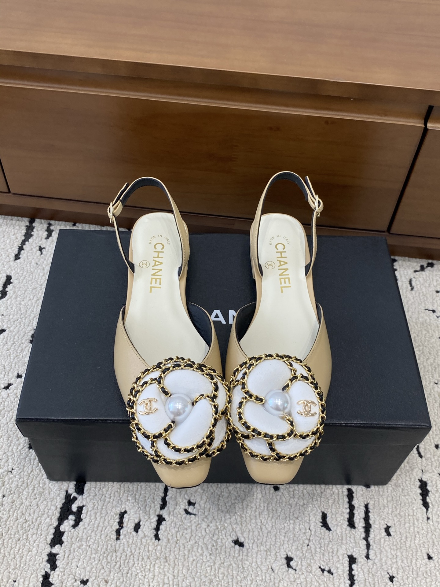 [TOP] CHANEL Mules - Apricot - 711 Luxury