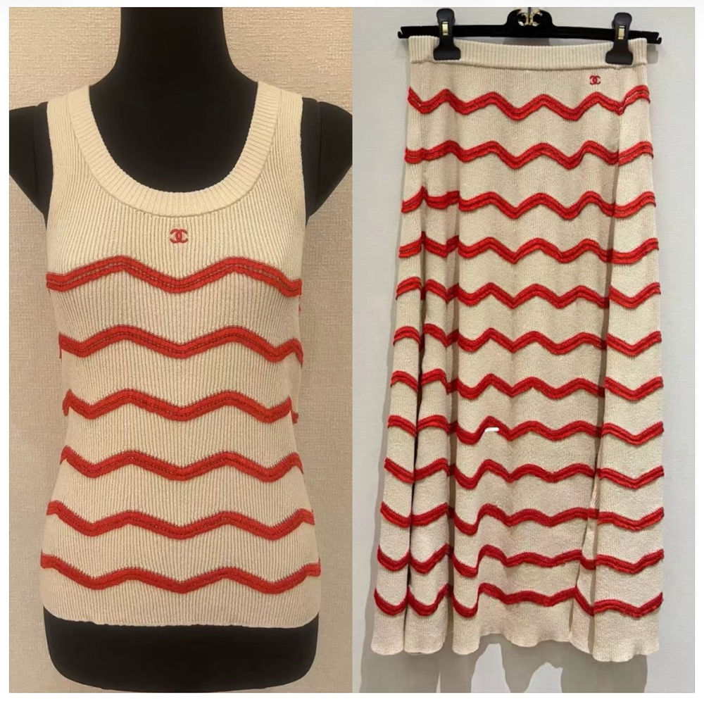 Chanel white Clothing CHANEL Top-Quality Version Wavy Knitted Vest Skirt White Red#393218 View 2 | Nigo Office