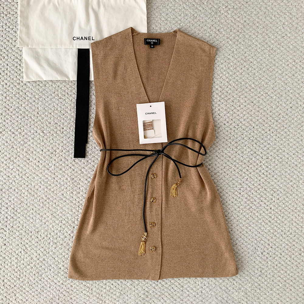 Chanel Clothing Chanel V-neck Single-breasted Waistcoat #396258 View 2 | Nigo Office