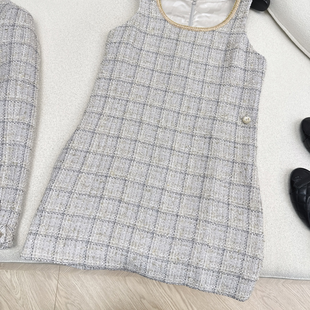 [TOP] CHANEL  Sleeveless Woven Dress - Grey