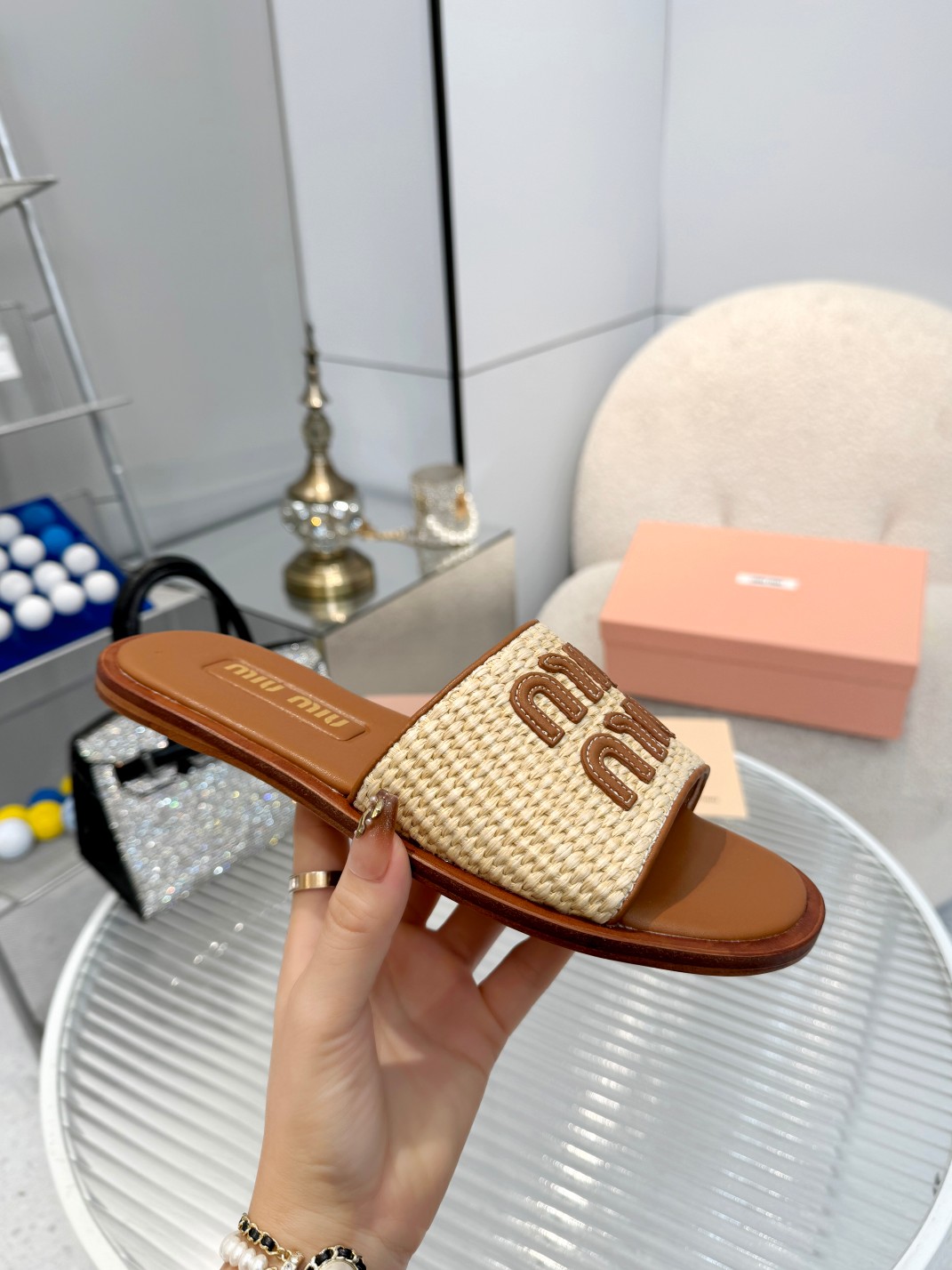 [TOP] Miu Miu Slippers - Apricot - 711 Luxury