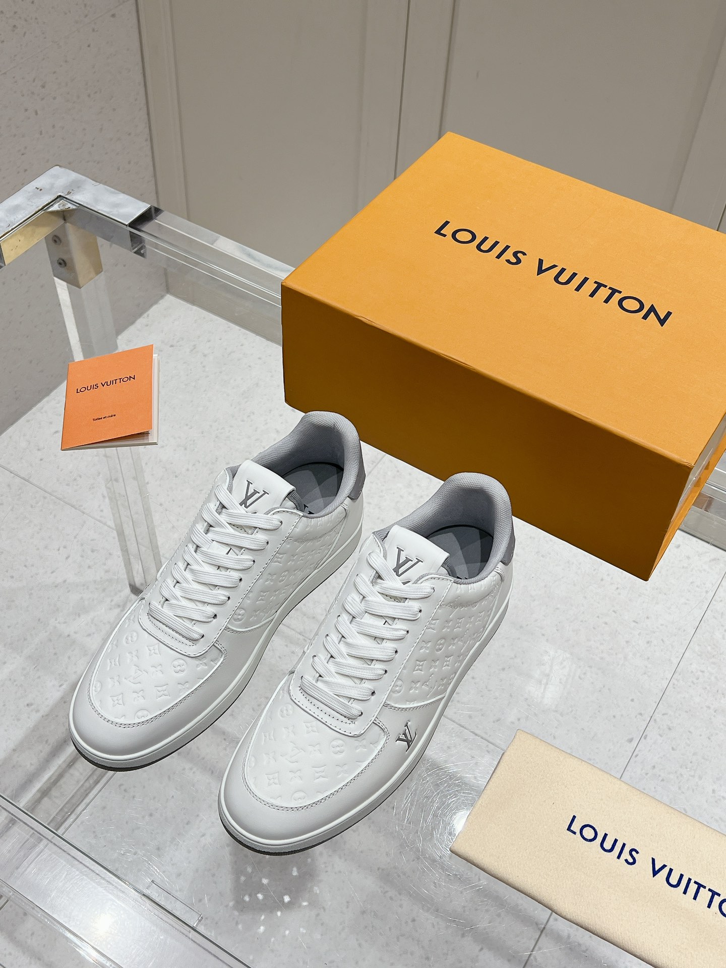 [TOP] Louis Vuitton LV Men's Casual Shoes - White and Gray - 711 Luxury