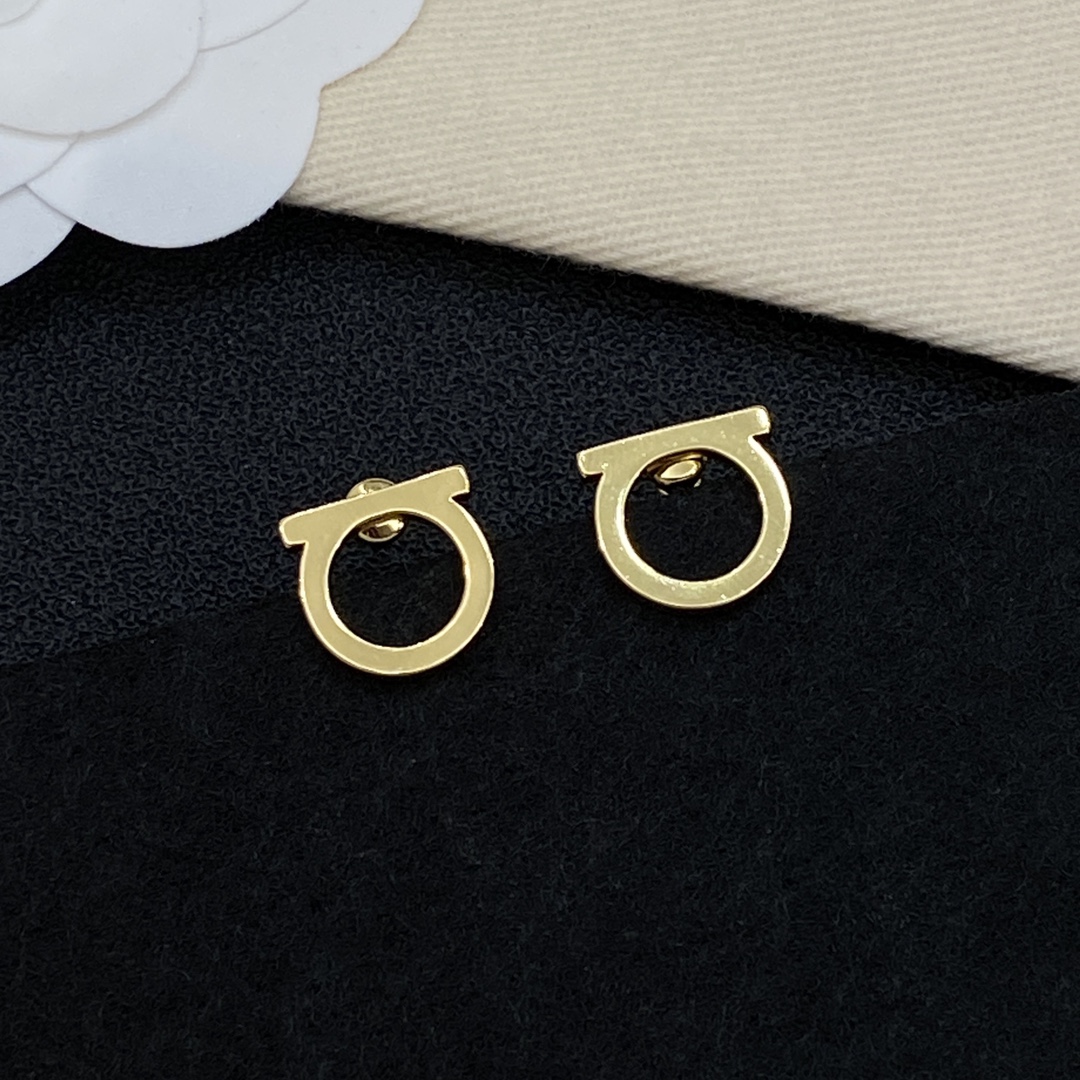 [TOP] Ferragamo Earrings - 3 Color