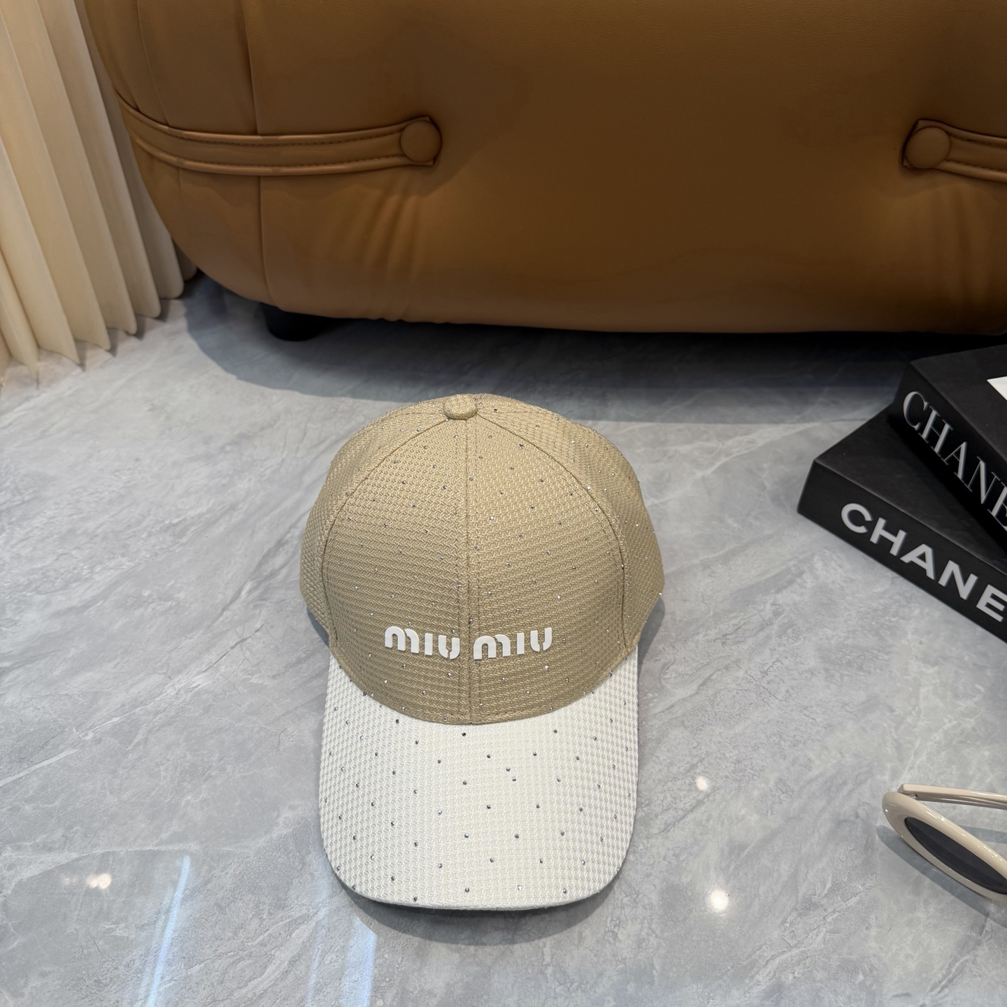 [TOP] Miu Miu Hat - White - 711 Luxury