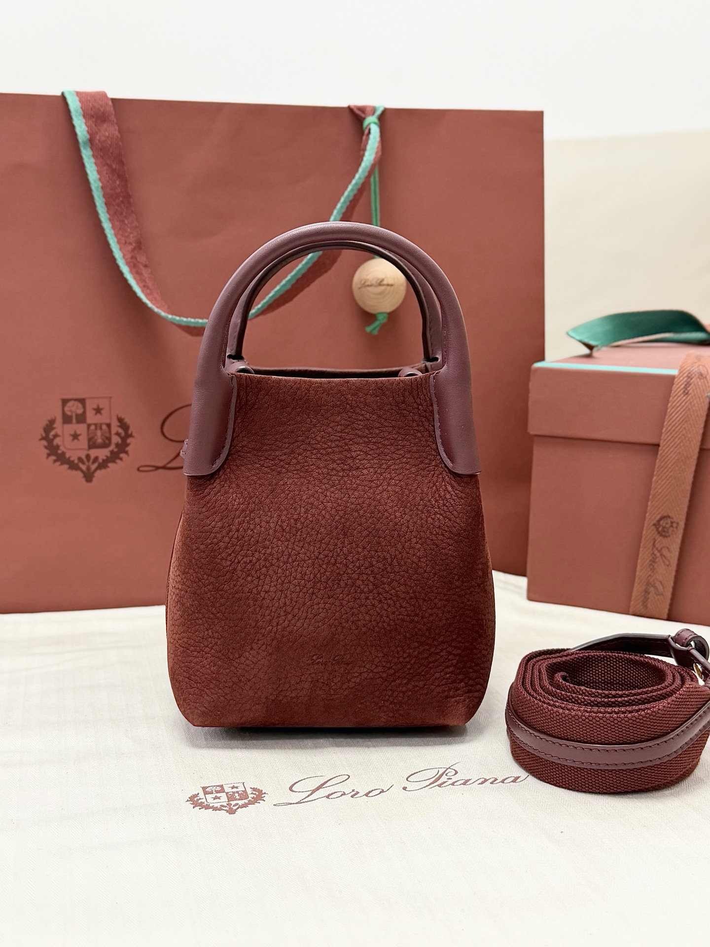 [TOP] Loro Piana  Bucket Bag 13-13-16 cm - Deep Red - 711 Luxury