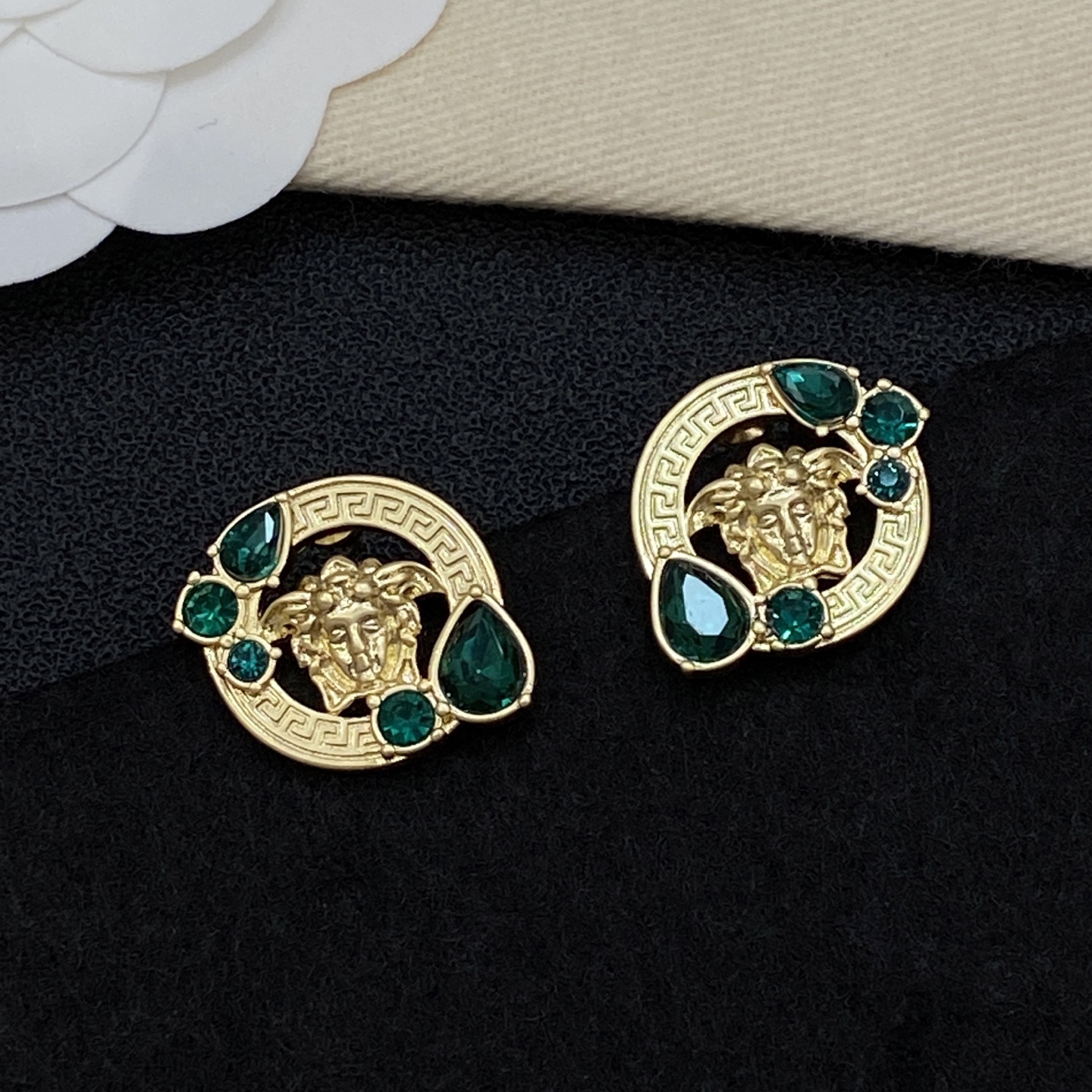 [TOP] VERSACE Earrings - Gold - 711 Luxury