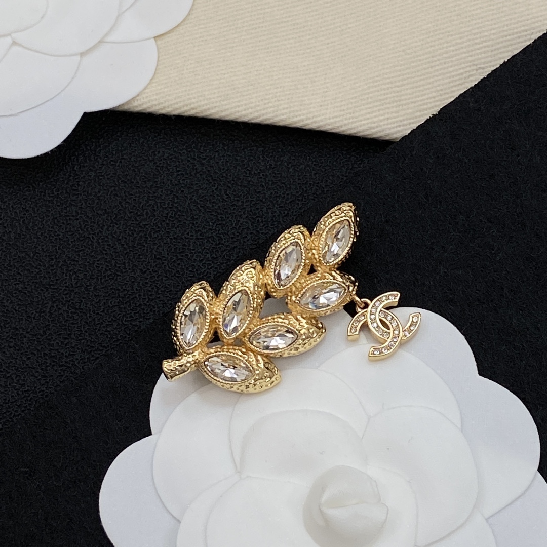 [TOP] CHANEL Brooch - Gold