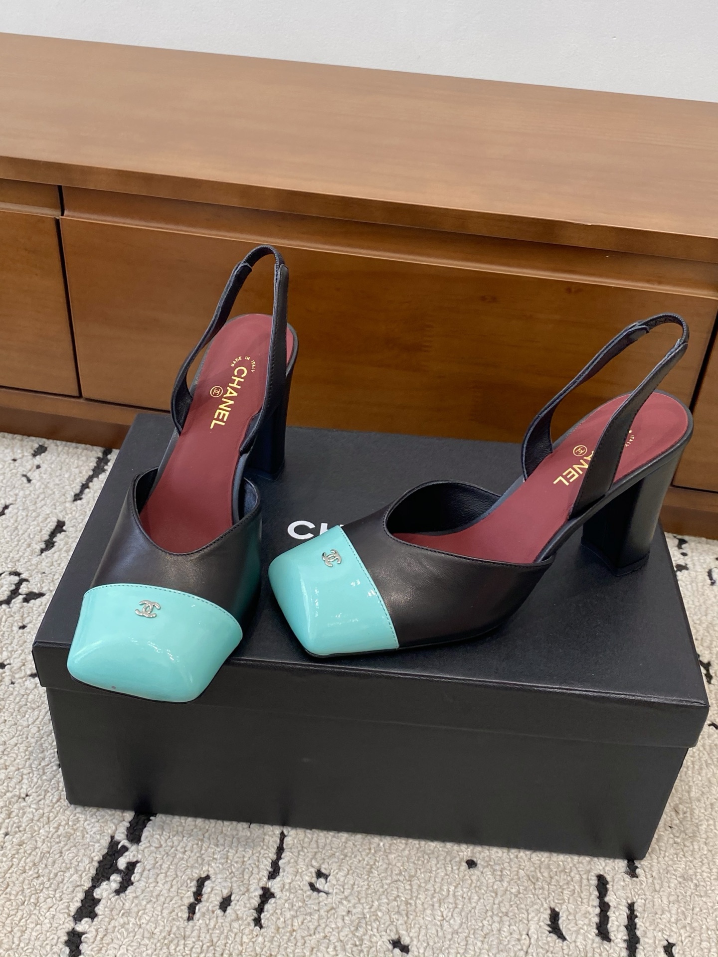 [TOP] CHANEL Mules - Black and Blue - 711 Luxury