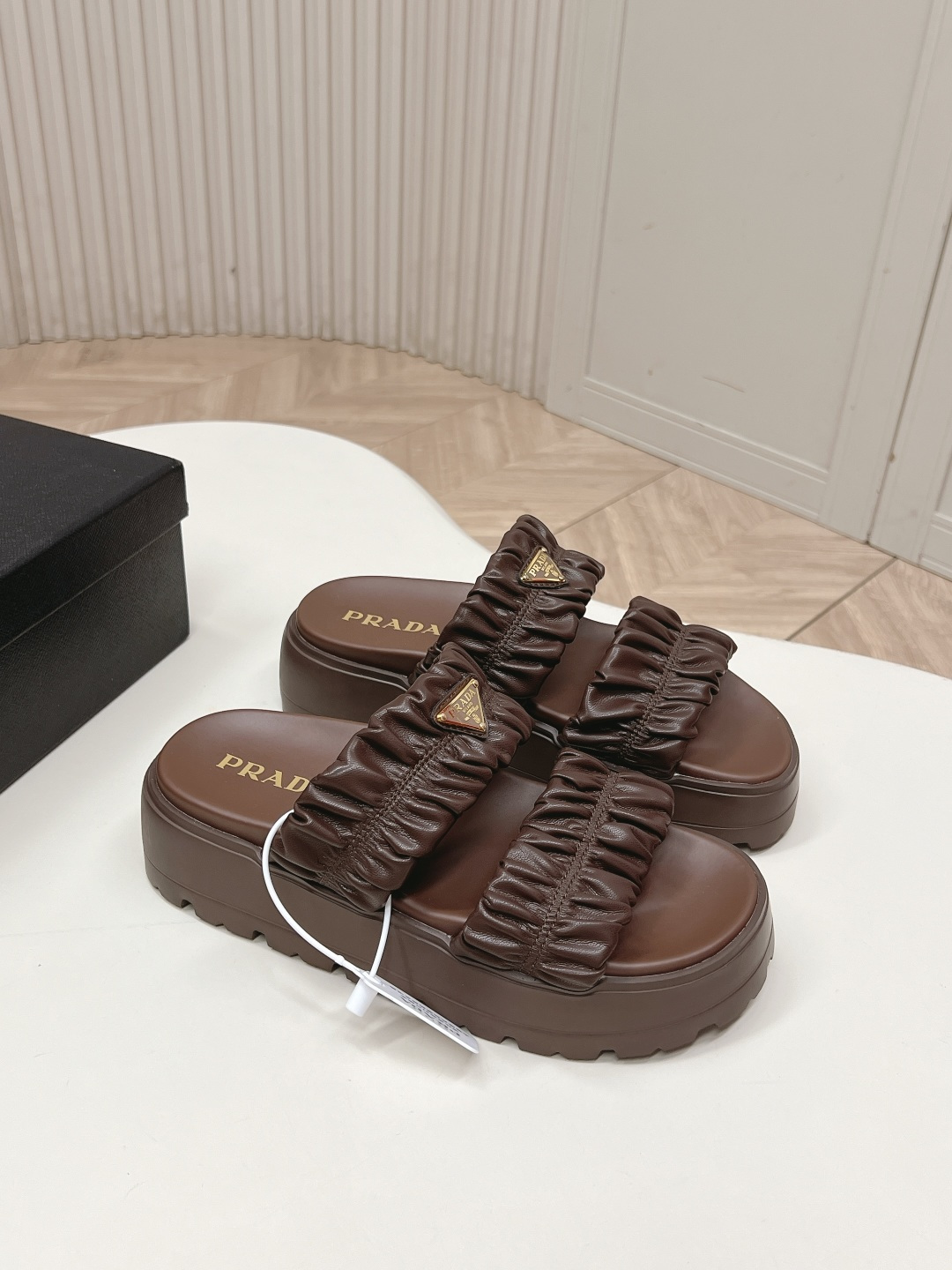 [TOP] PRADA Slippers - Chocolate - 711 Luxury