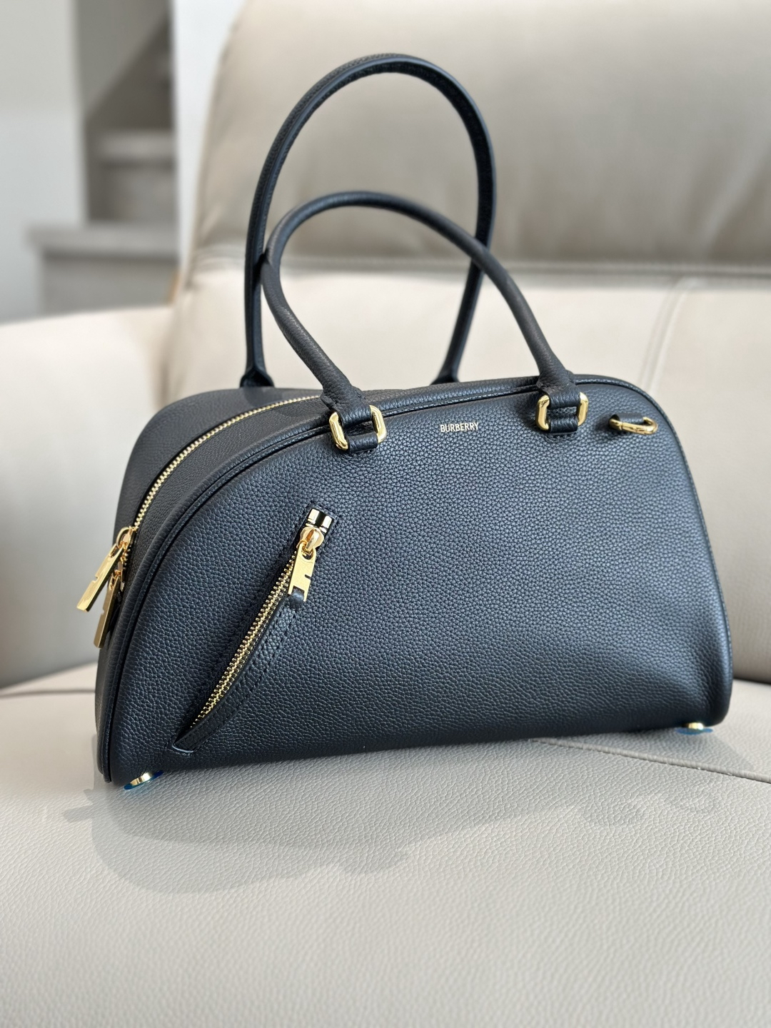 [TOP] BURBERRY Bowling Bag Calfskin 32x12.5x19.5cm - Black - 711 Luxury