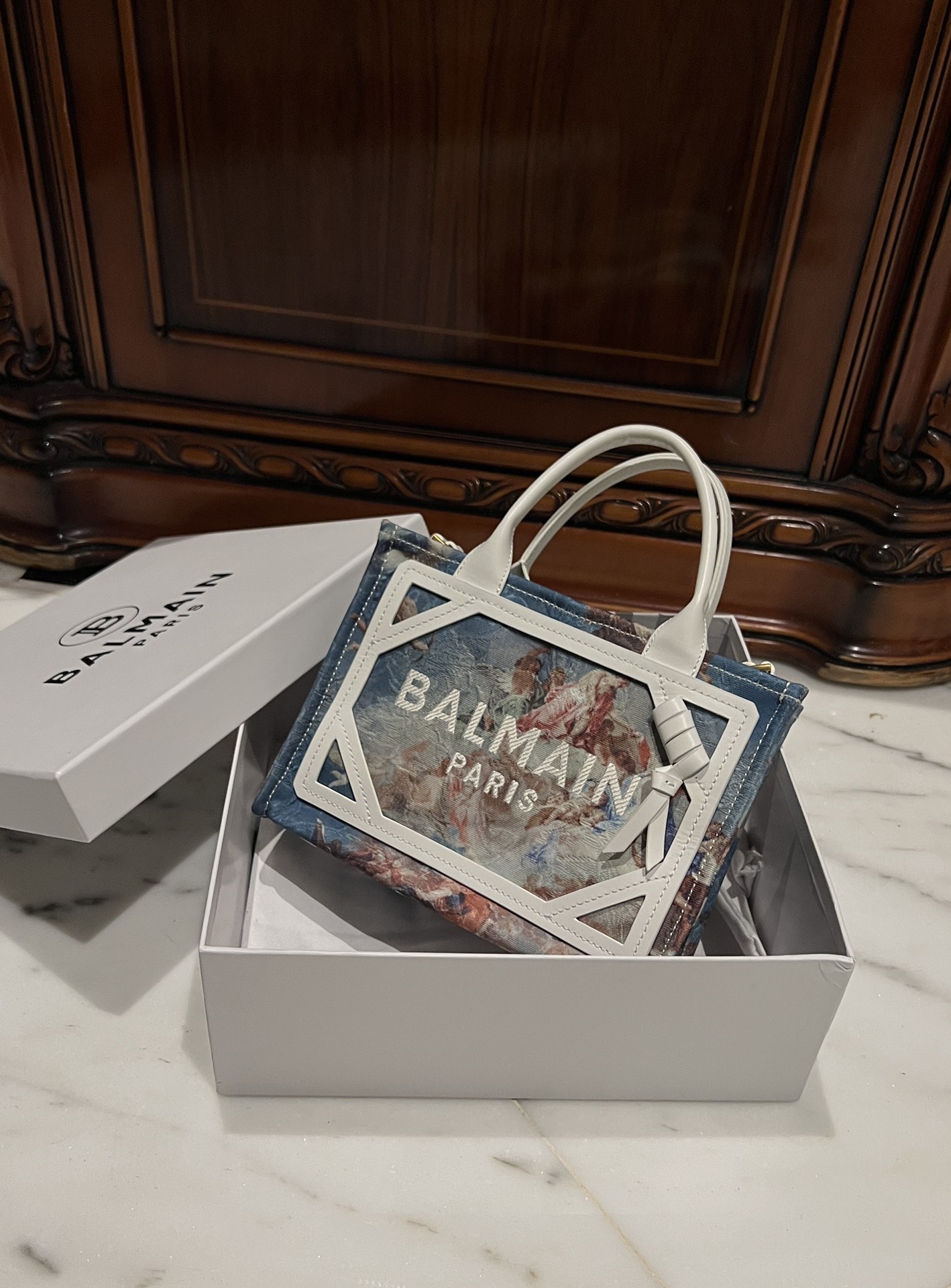 [TOP] BALMAIN Canvas Printed Leather Patch Tote Bag 26*18*11cm - White and Blue - 711 Luxury
