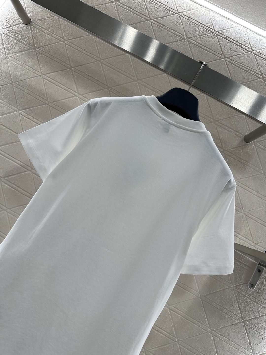 [TOP] Louis Vuitton LV Short-Sleeve T-Shirt - White