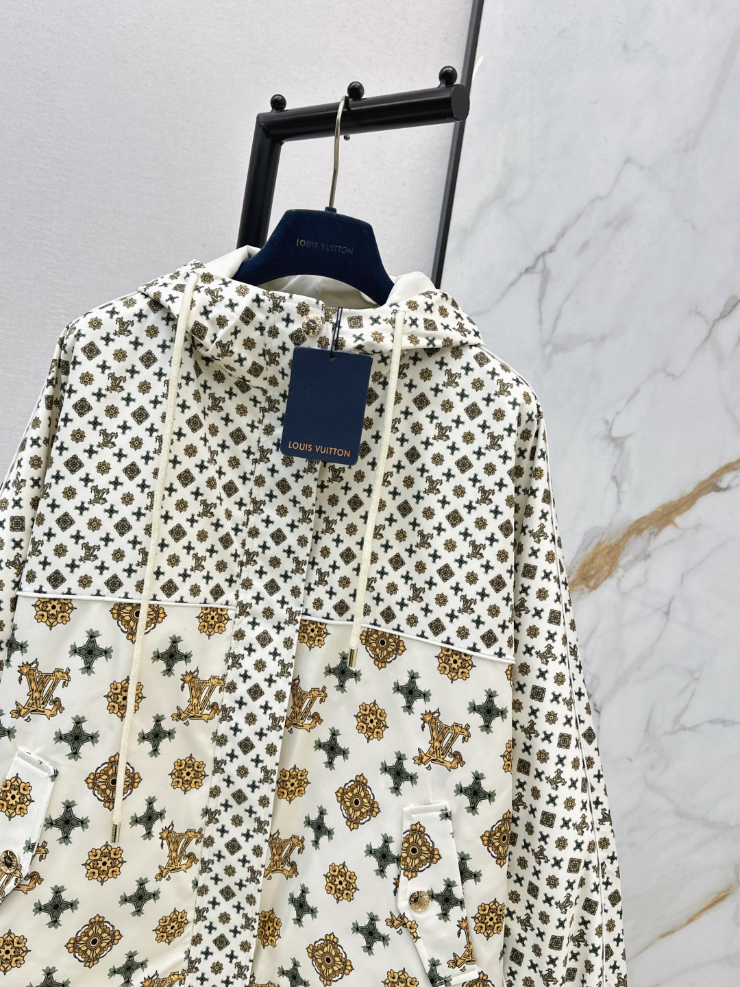 [TOP] Louis Vuitton LV Hooded Zip-Up Monogram Trench Coat - White