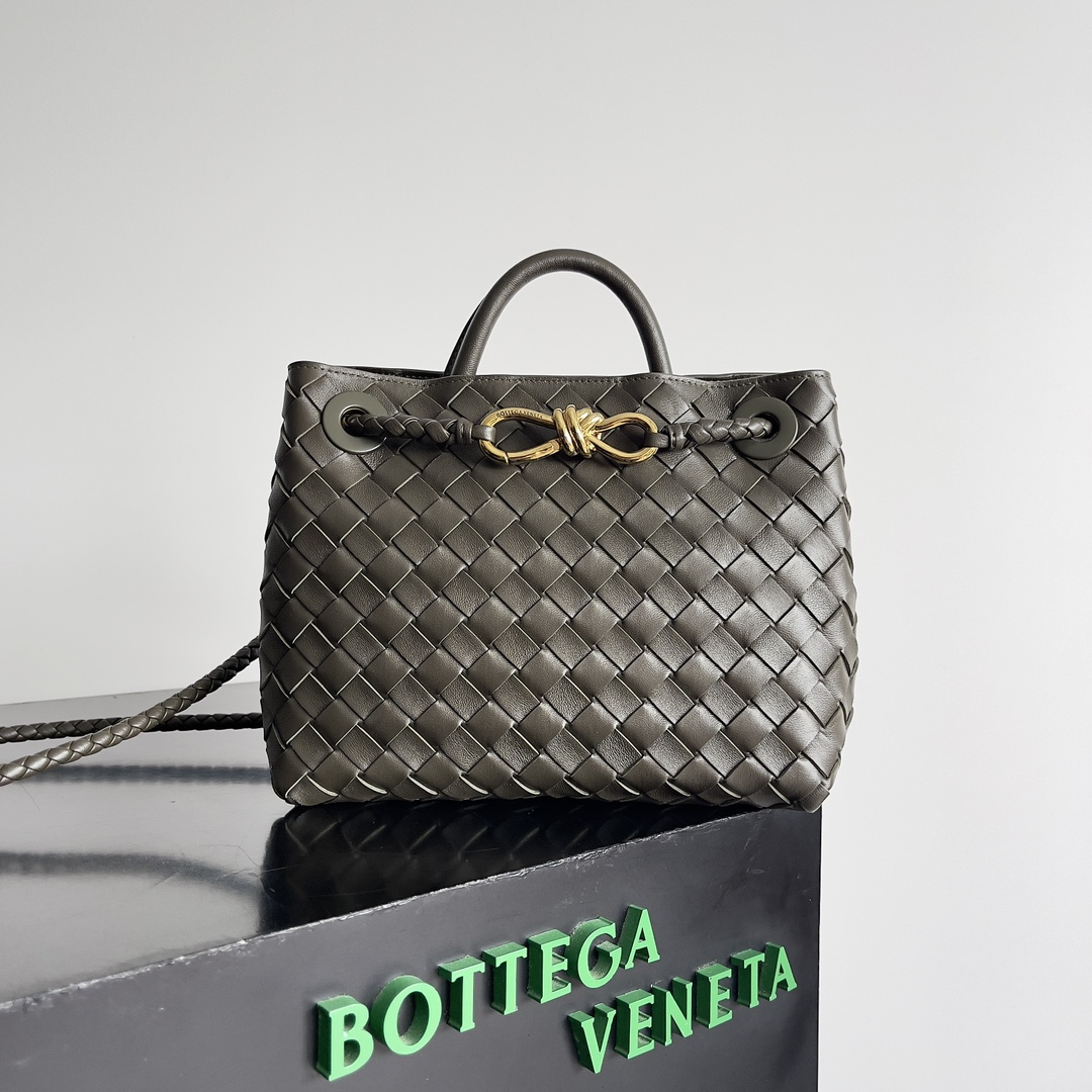 [TOP] Bottega Veneta BV Andiamo Bag Lambskin 25x22x10.5cm - Marsh Green - 711 Luxury