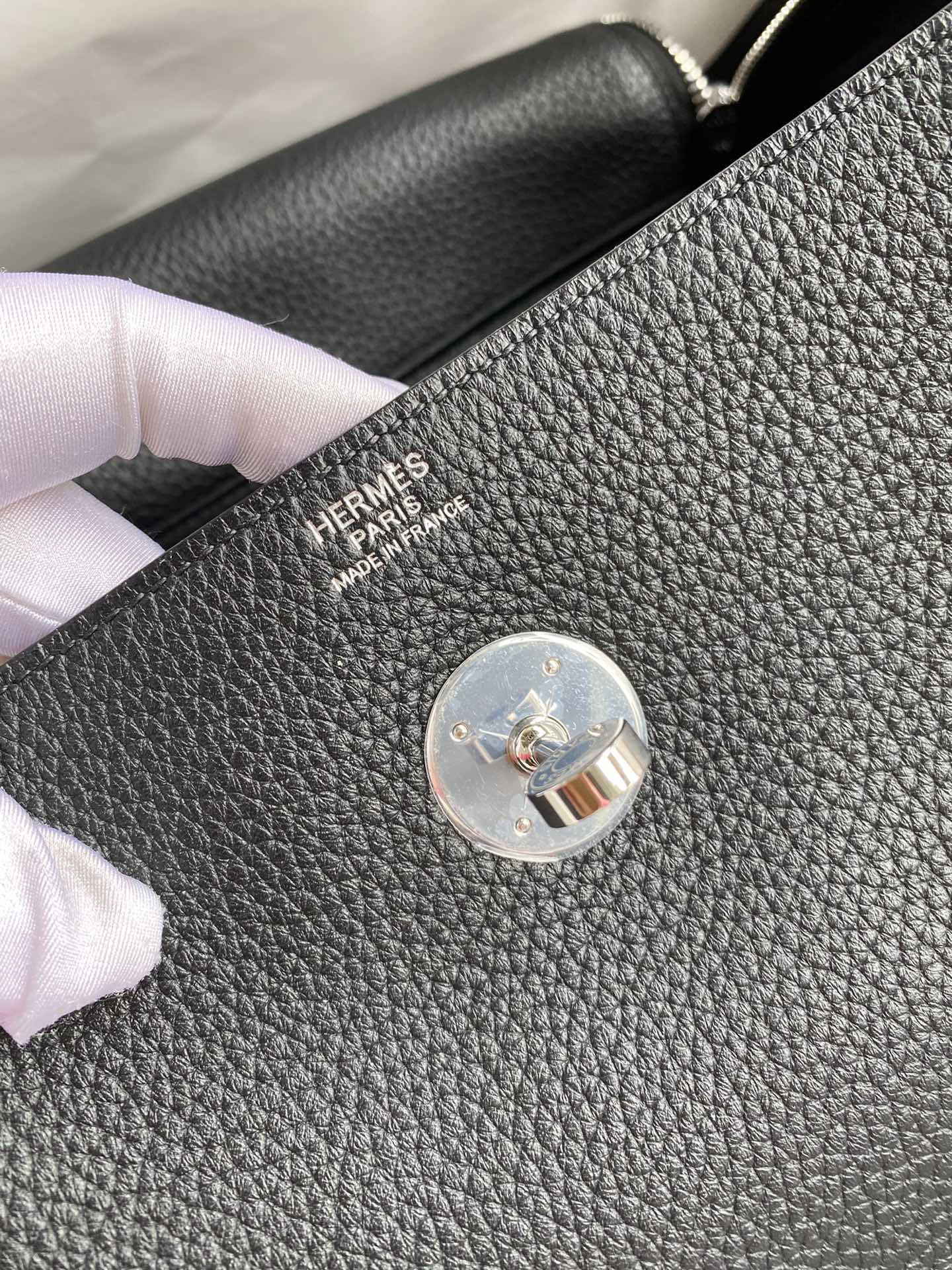 [TOP] HERMES Lindy Taurillon Clemence Leather 30 CM - Black - SHW/GHW - 711 Luxury