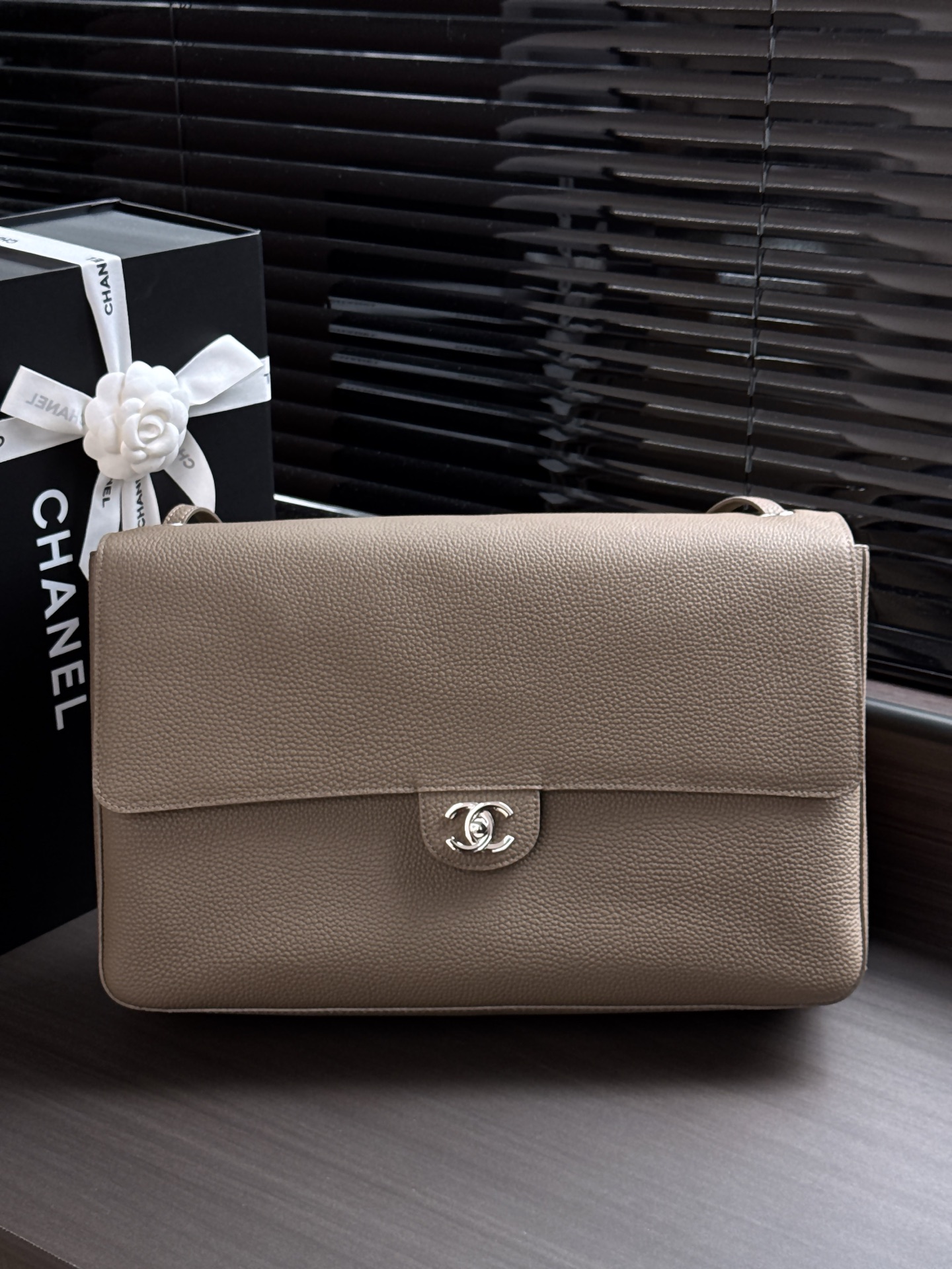 [TOP] CHANEL Flap Bag Calfskin 26x38x11cm - Grey&GHW/SHW - 711 Luxury