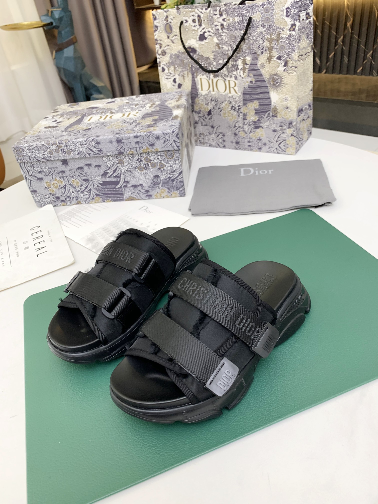 [TOP] Christian Dior Slippers - Black - 711 Luxury