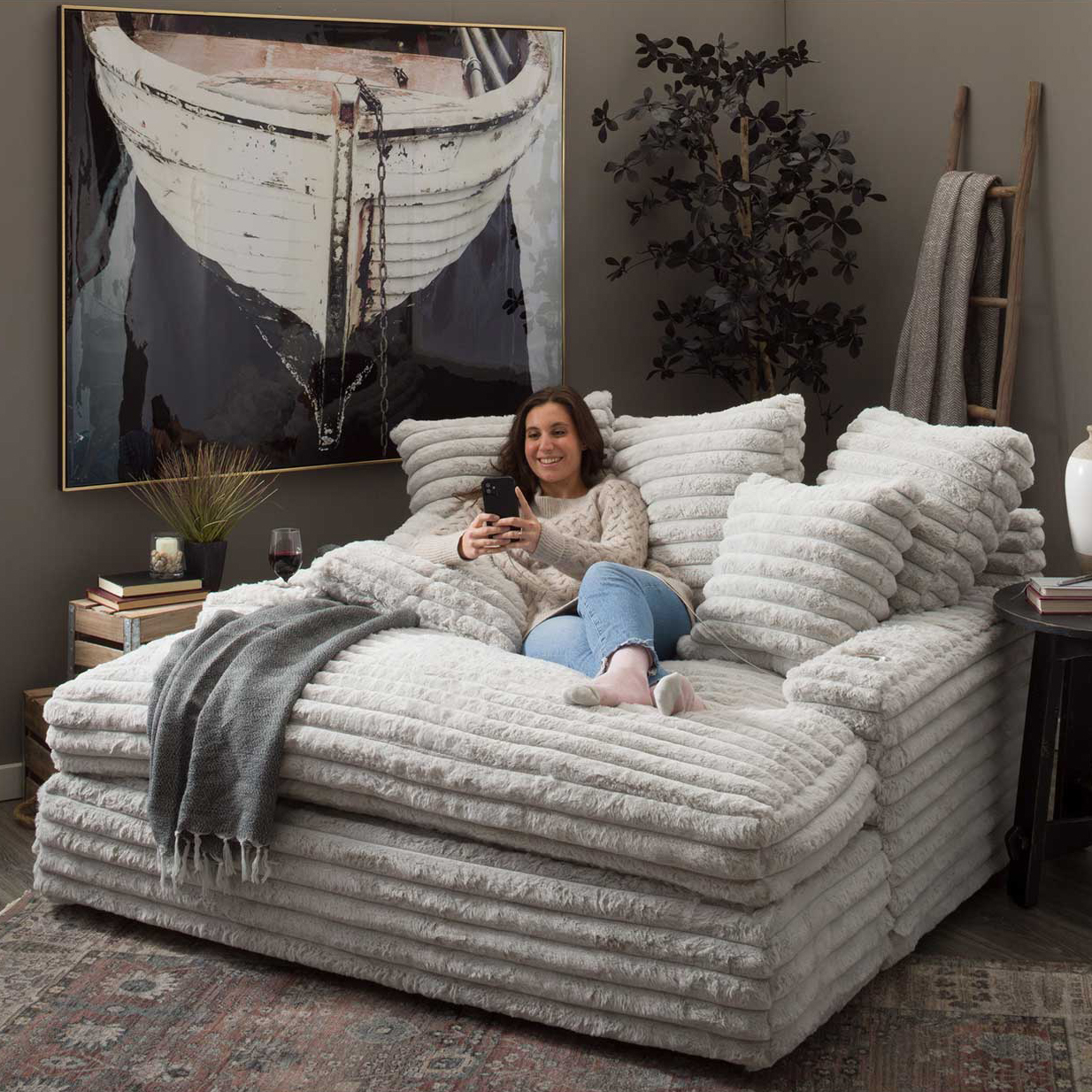 Nestle Chaise Lounge With Dual Cupholders And Charging Ports