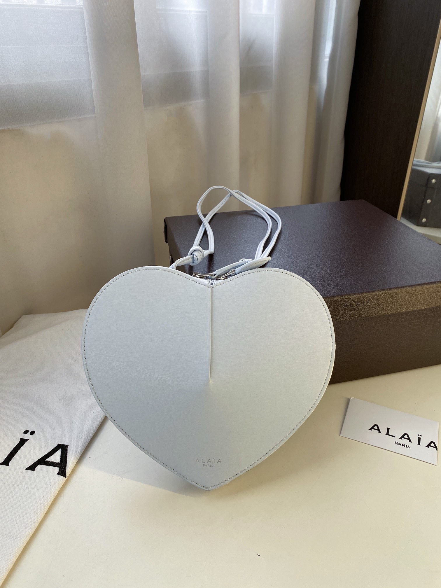 [TOP] ALAIA Le Coeur Bag 21-17-5 CM - White - 711 Luxury