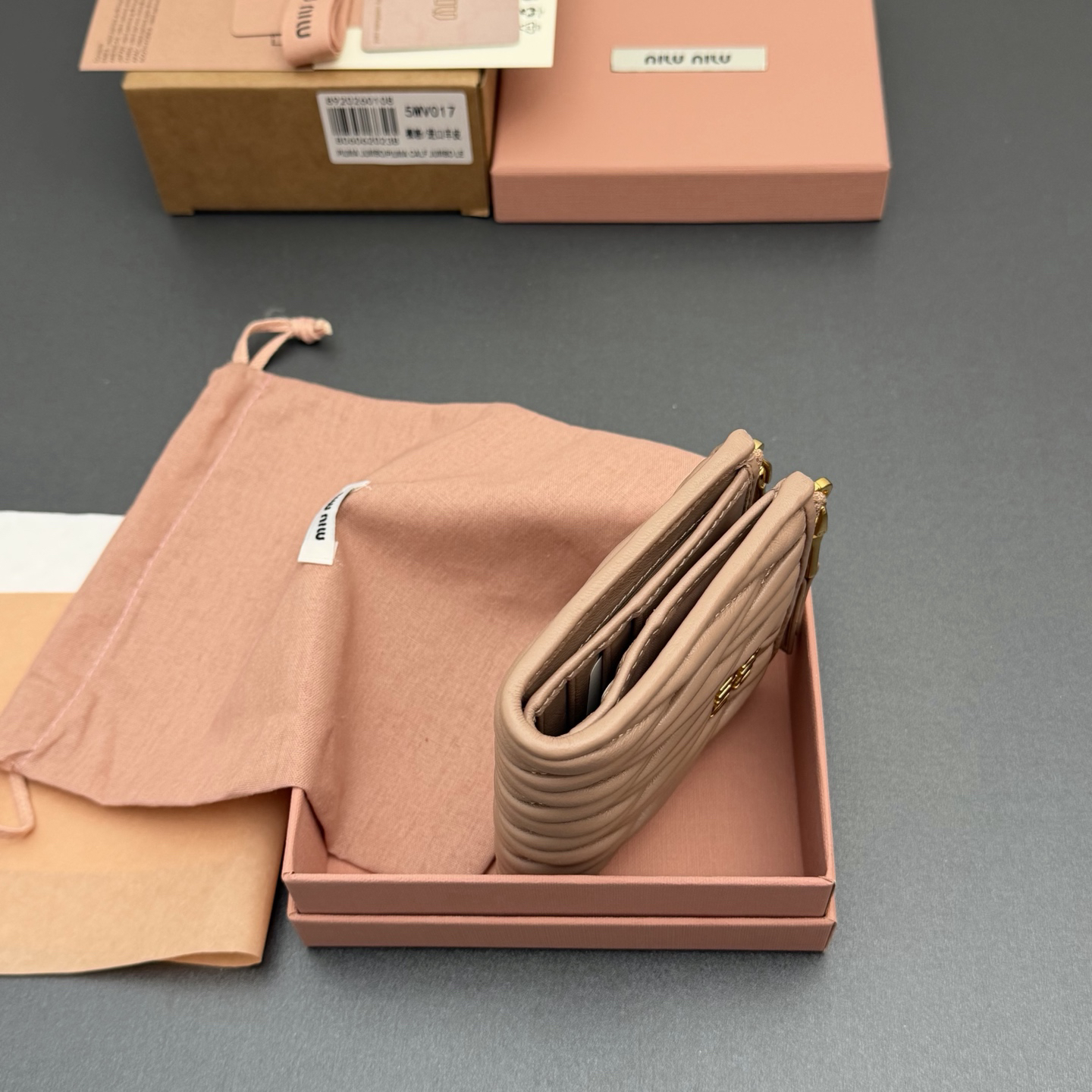 [TOP] Miu Miu  Wallet 11 x 9.2cm - Nude Pink