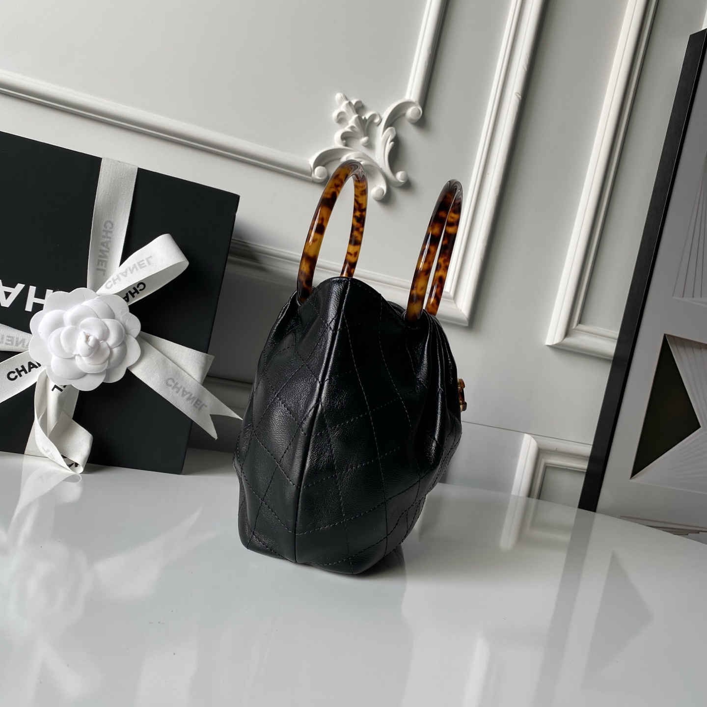 [TOP] CHANEL Pouch Bag Lambskin 18x24x12cm/26x32x14cm - Black